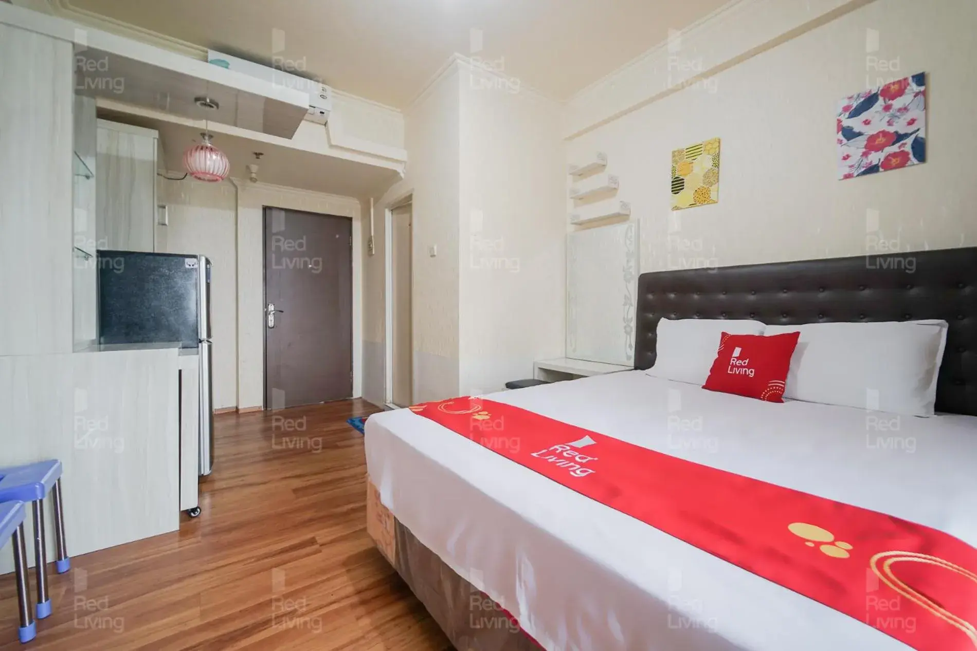 Bedroom, Bed in RedLiving Apartemen Sunter Park View - Emma Rooms Bedroom, Bed in RedLiving Apartemen Sunter Park View - Emma Rooms