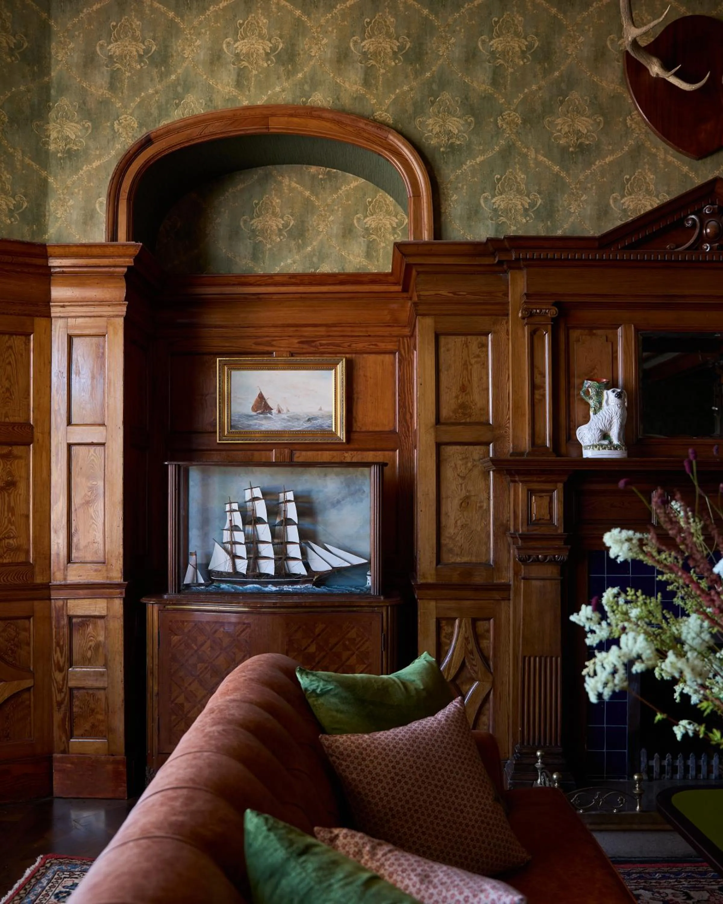 Communal lounge/ TV room in Dornoch Station
