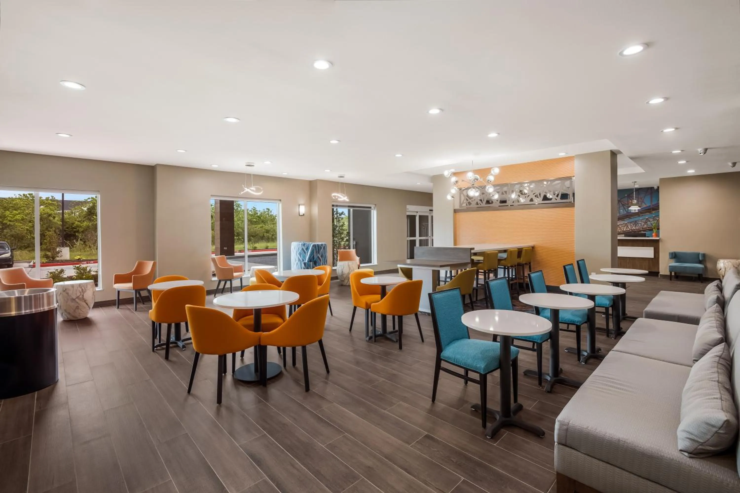 La Quinta Inn & Suites by Wyndham Sulphur Lake Charles
