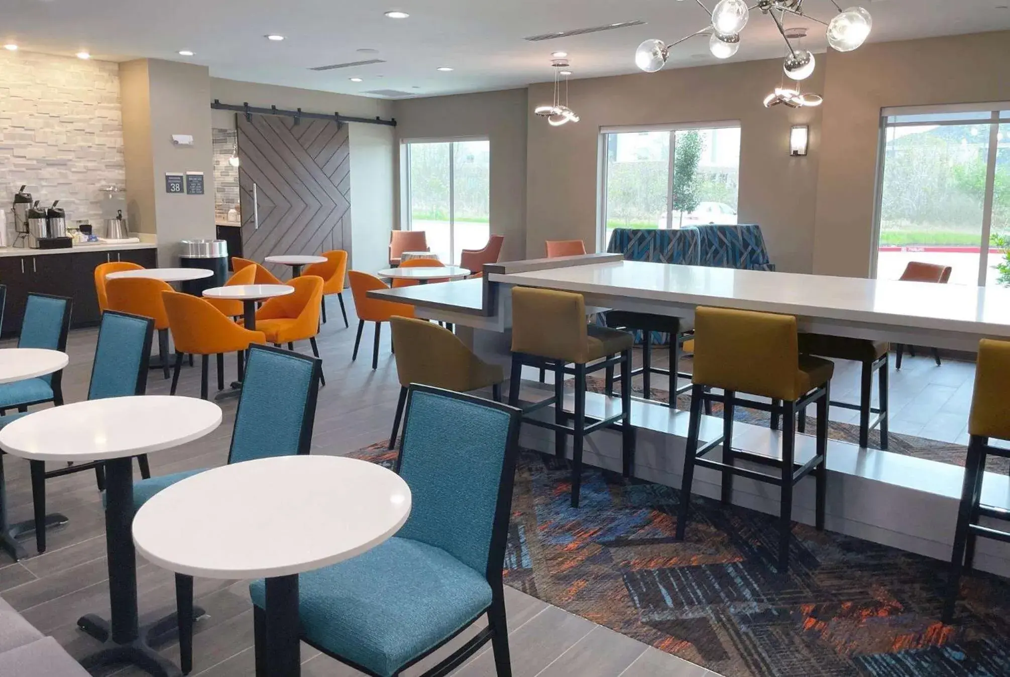 Lobby or reception in La Quinta Inn & Suites by Wyndham Sulphur Lake Charles Lobby or reception in La Quinta Inn & Suites by Wyndham Sulphur Lake Charles
