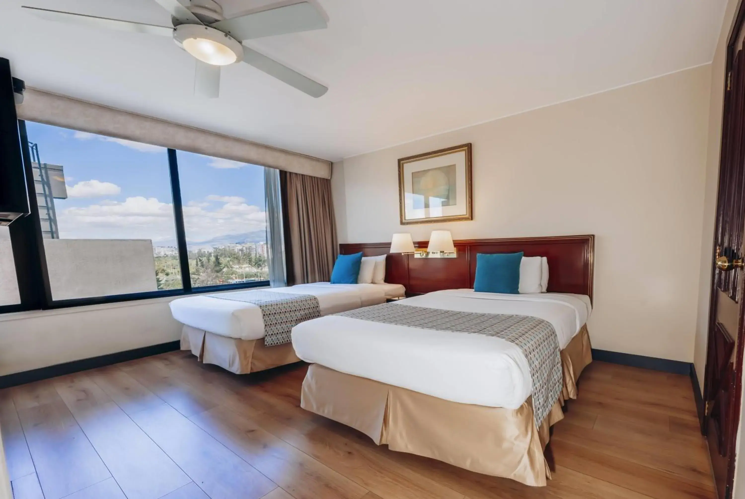 Suite with Two Double Beds - Non-Smoking in La Quinta by Wyndham Quito Suite with Two Double Beds - Non-Smoking in La Quinta by Wyndham Quito