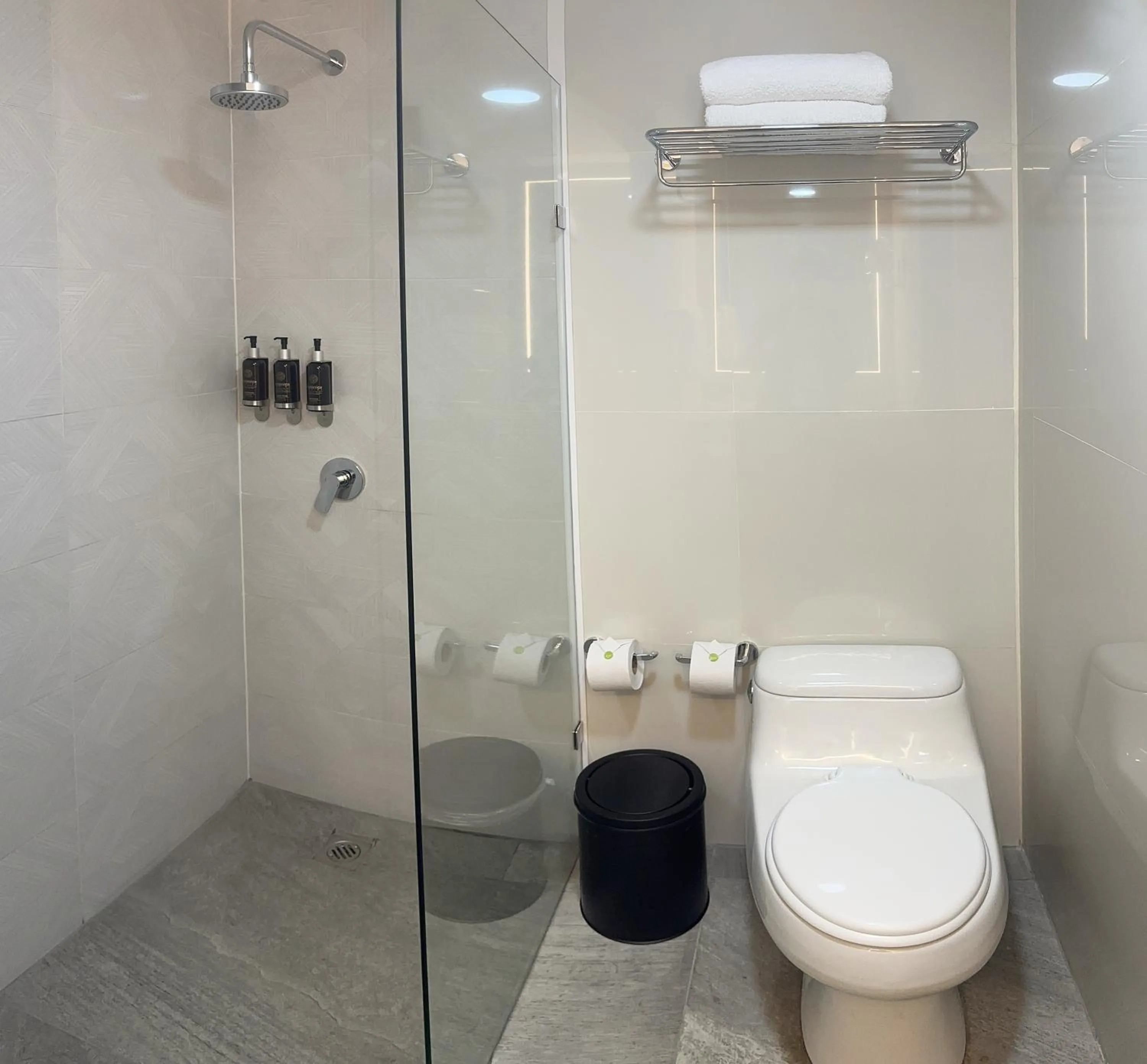 Shower in La Quinta by Wyndham Quito