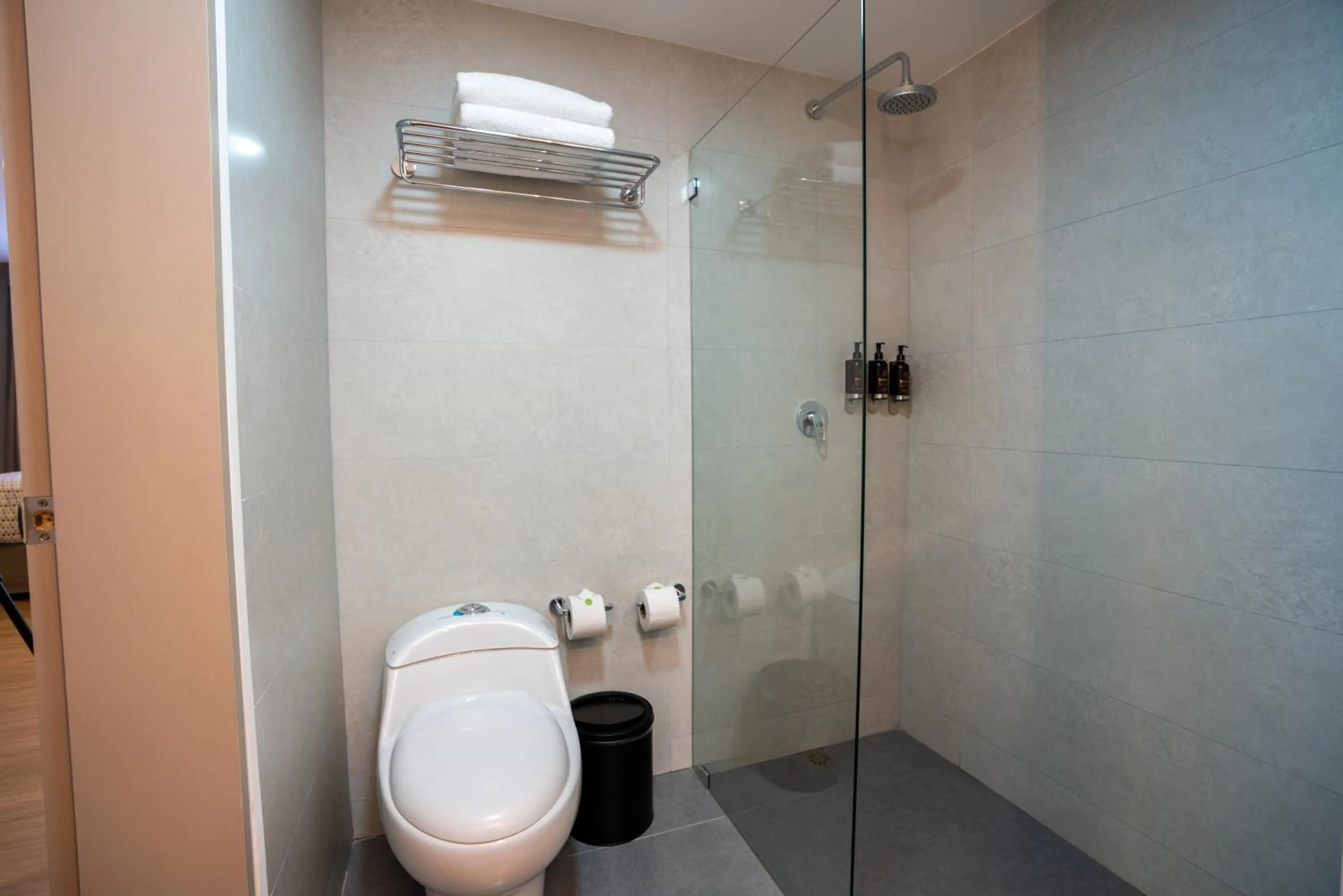 Shower in La Quinta by Wyndham Quito