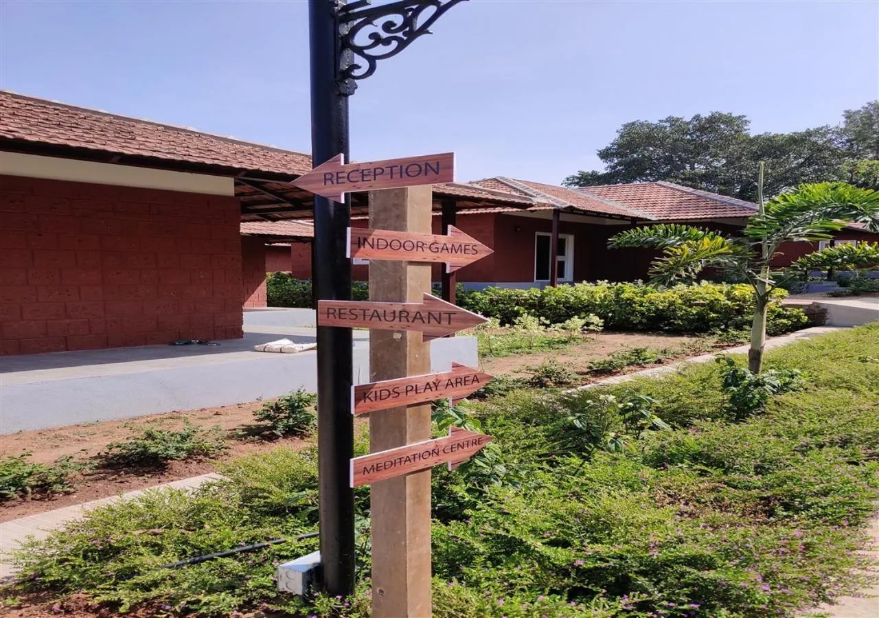 Facade/entrance in Clover Holiday Village