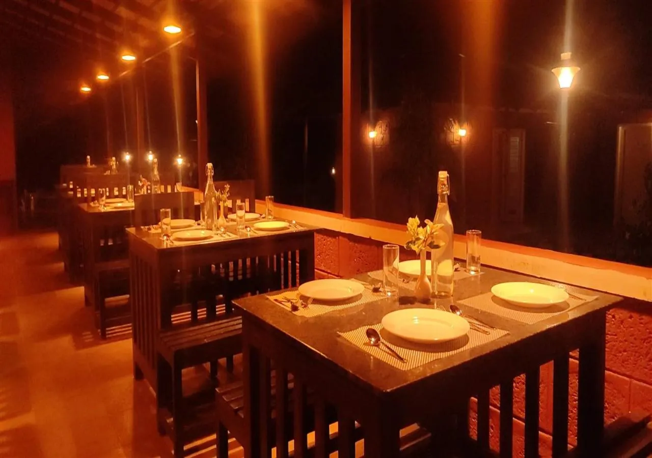 Restaurant/places to eat in Clover Holiday Village