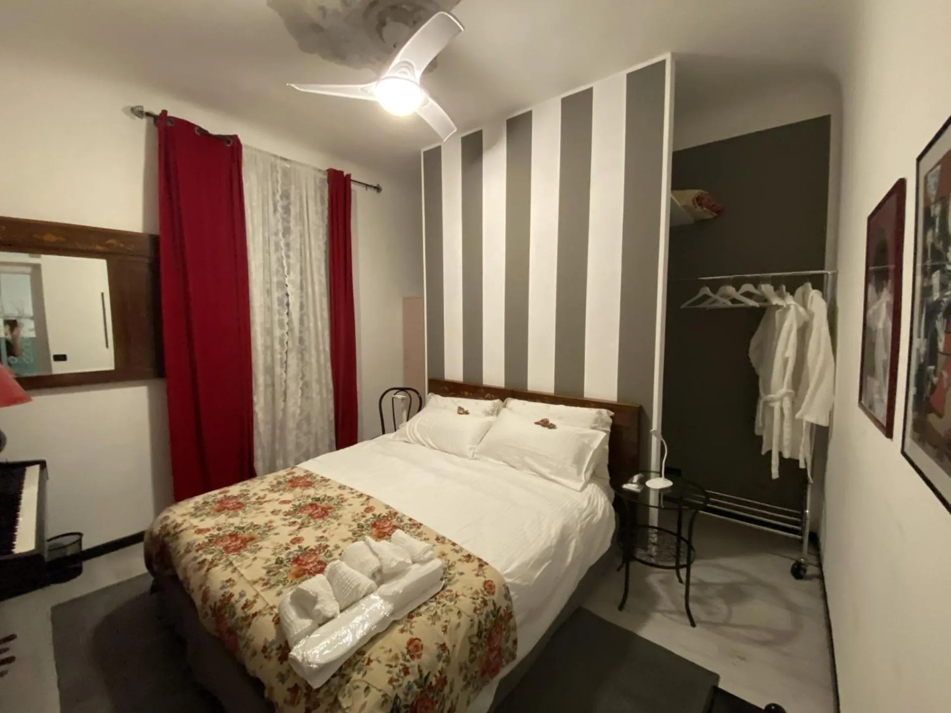 Bedroom, Bed in A4