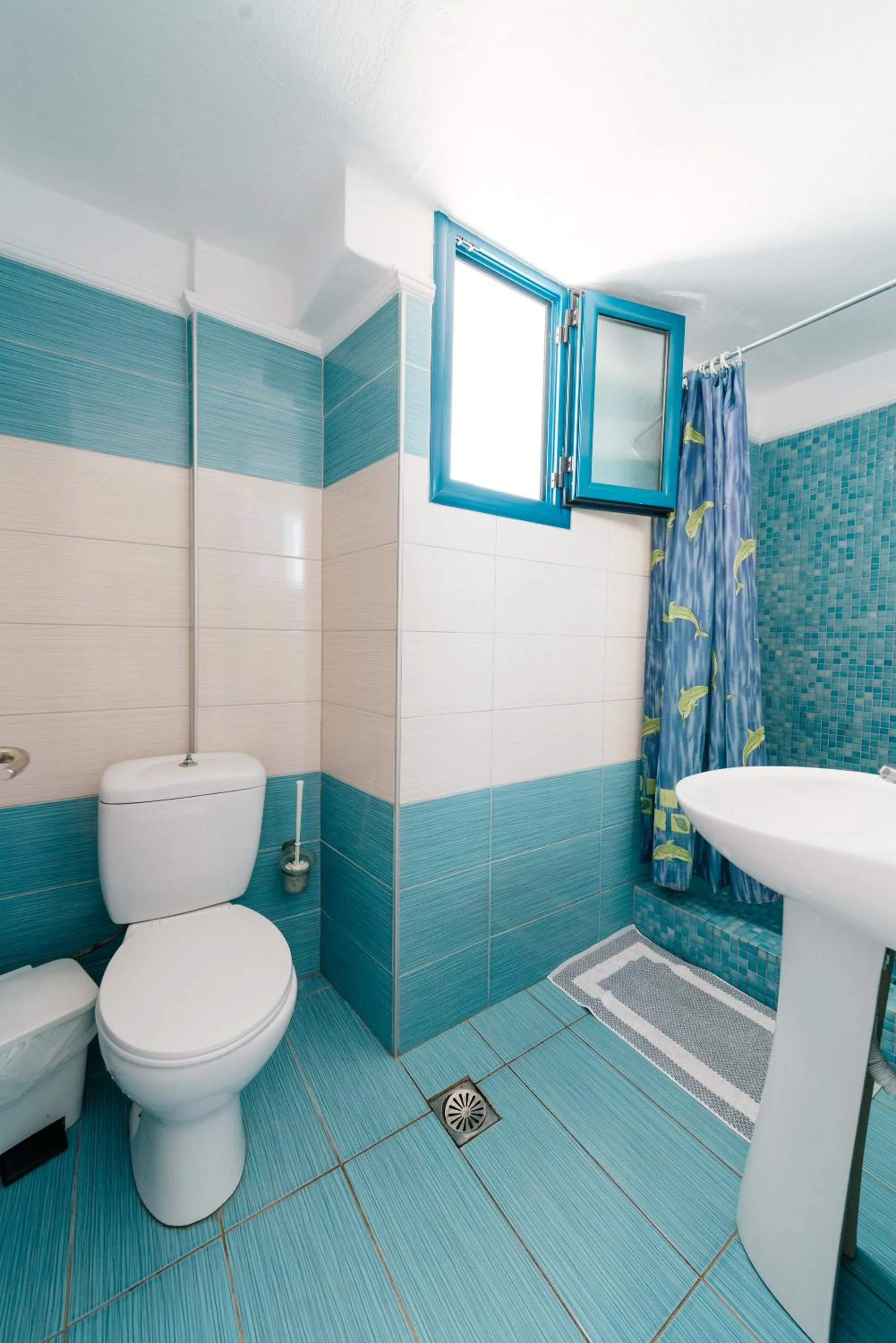 Toilet in Honeymoon Beach Studios