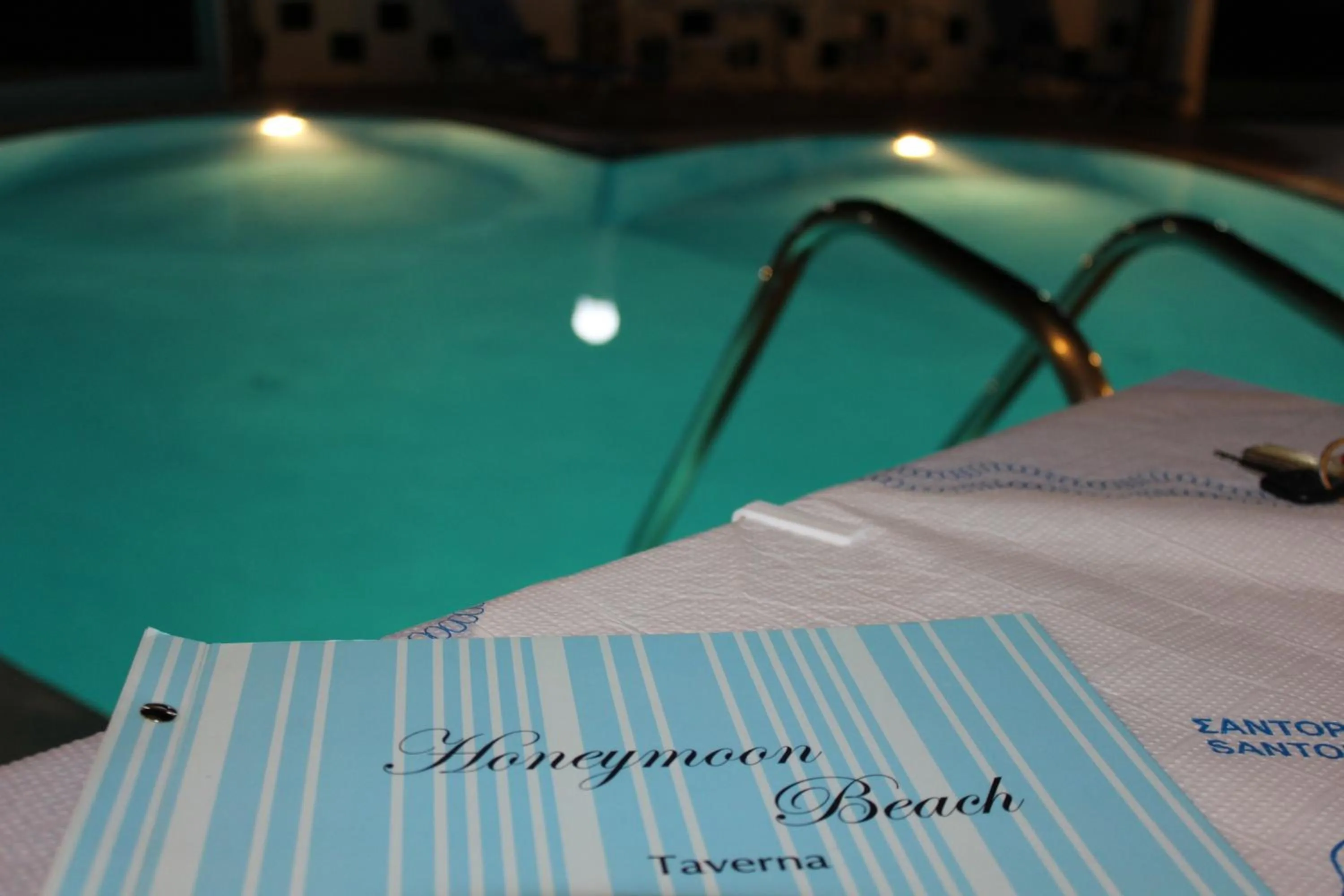 Restaurant/places to eat in Honeymoon Beach Studios