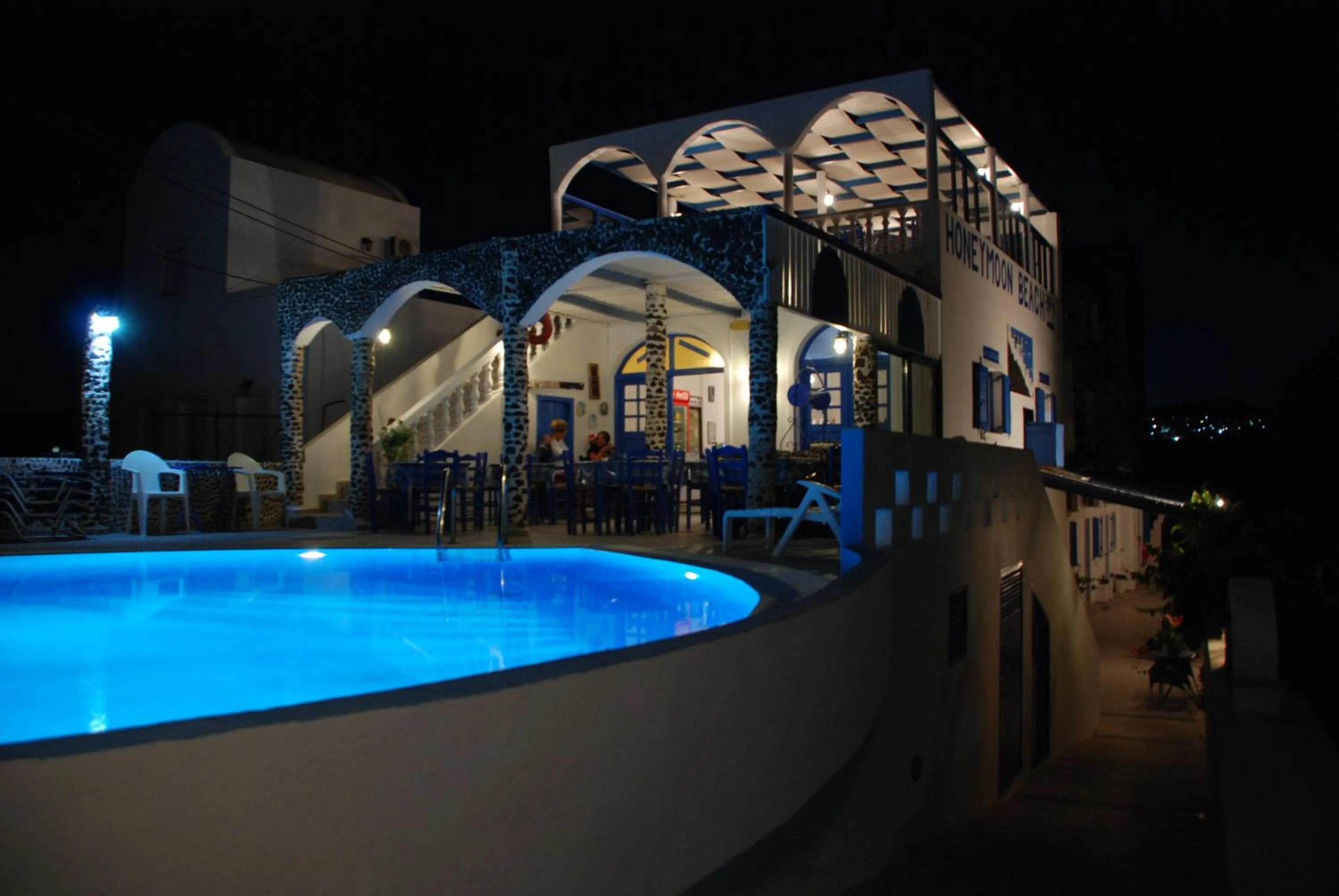 Night in Honeymoon Beach Studios