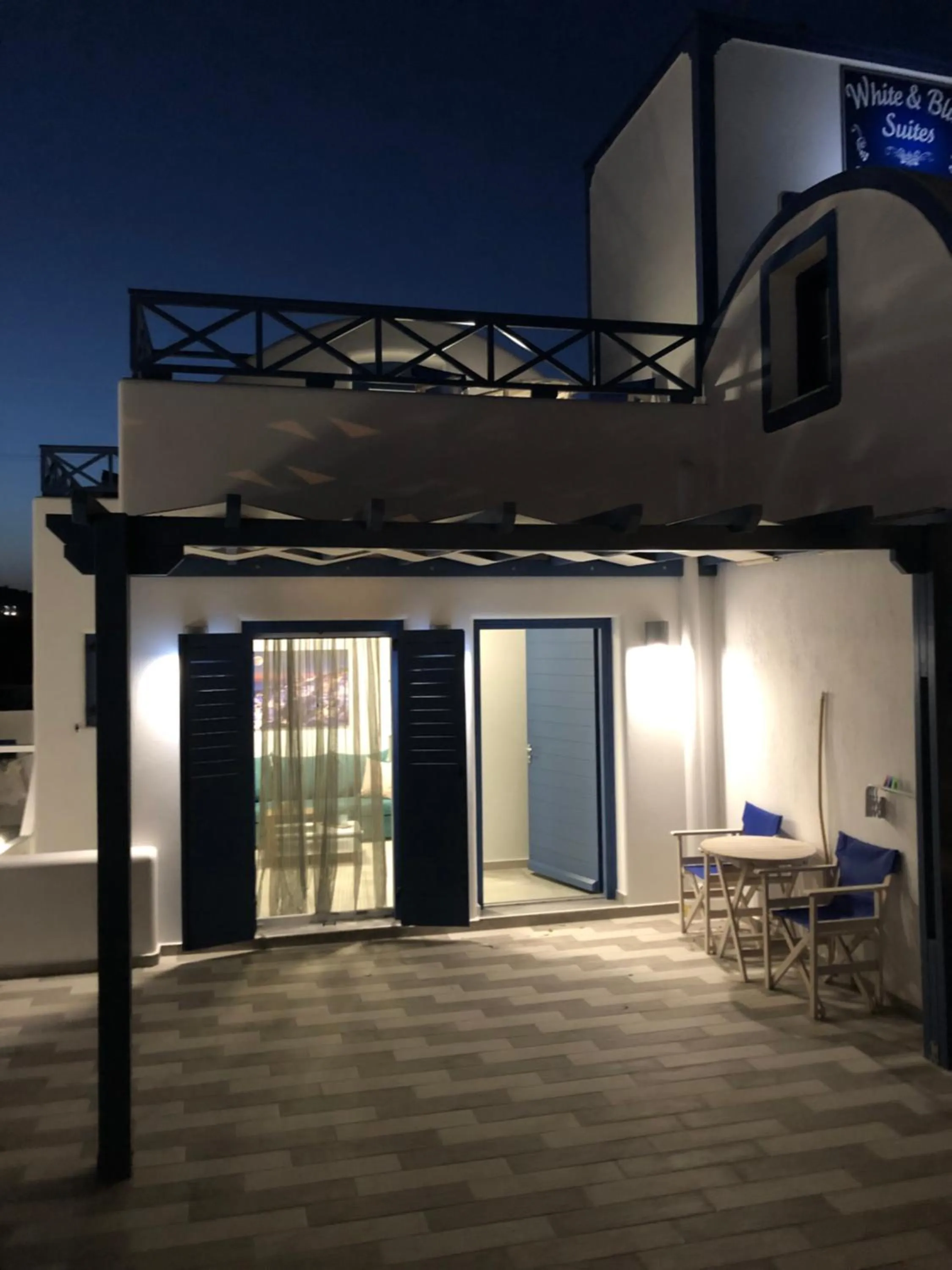 Facade/entrance in Honeymoon Beach Studios