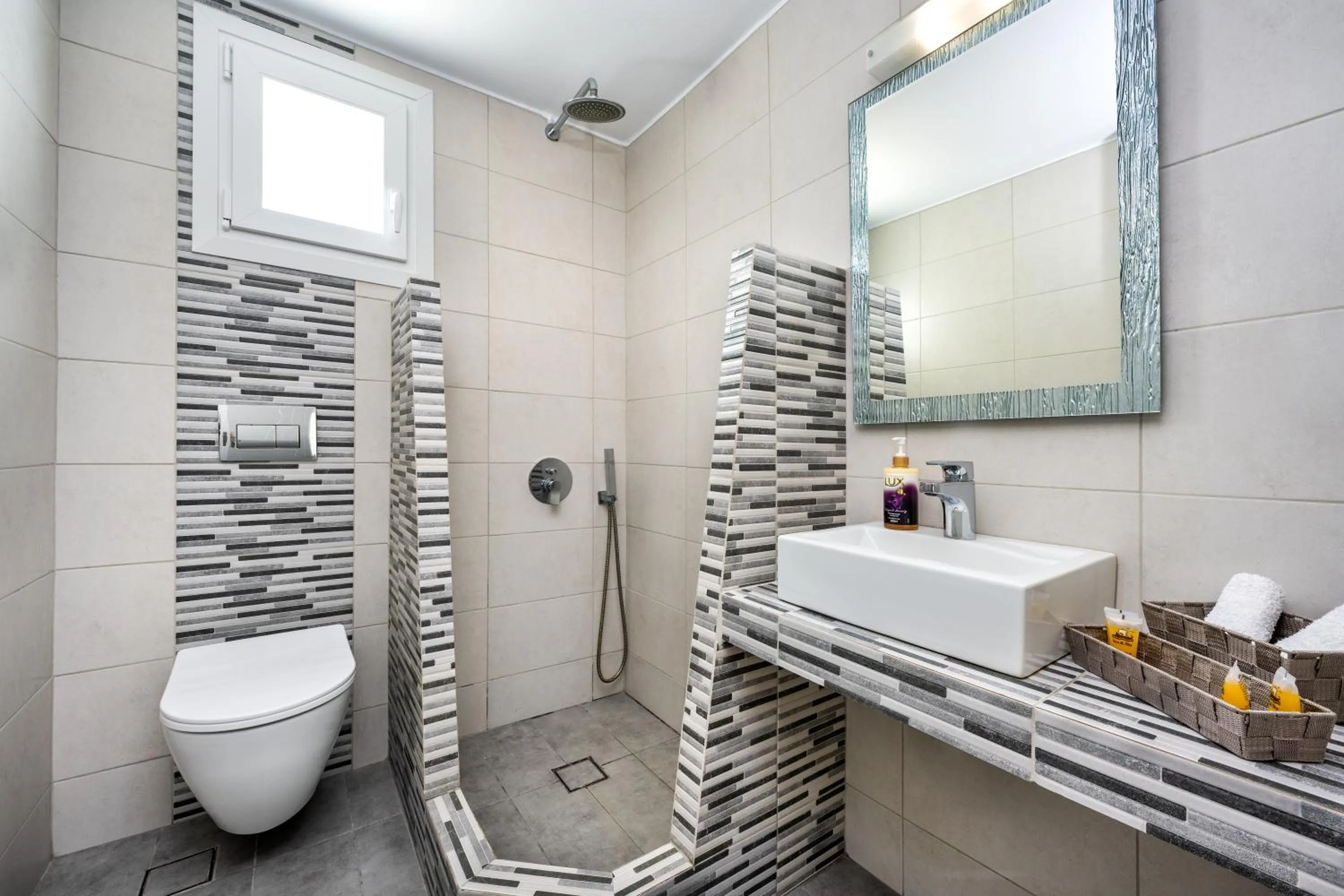 Toilet in Honeymoon Beach Studios