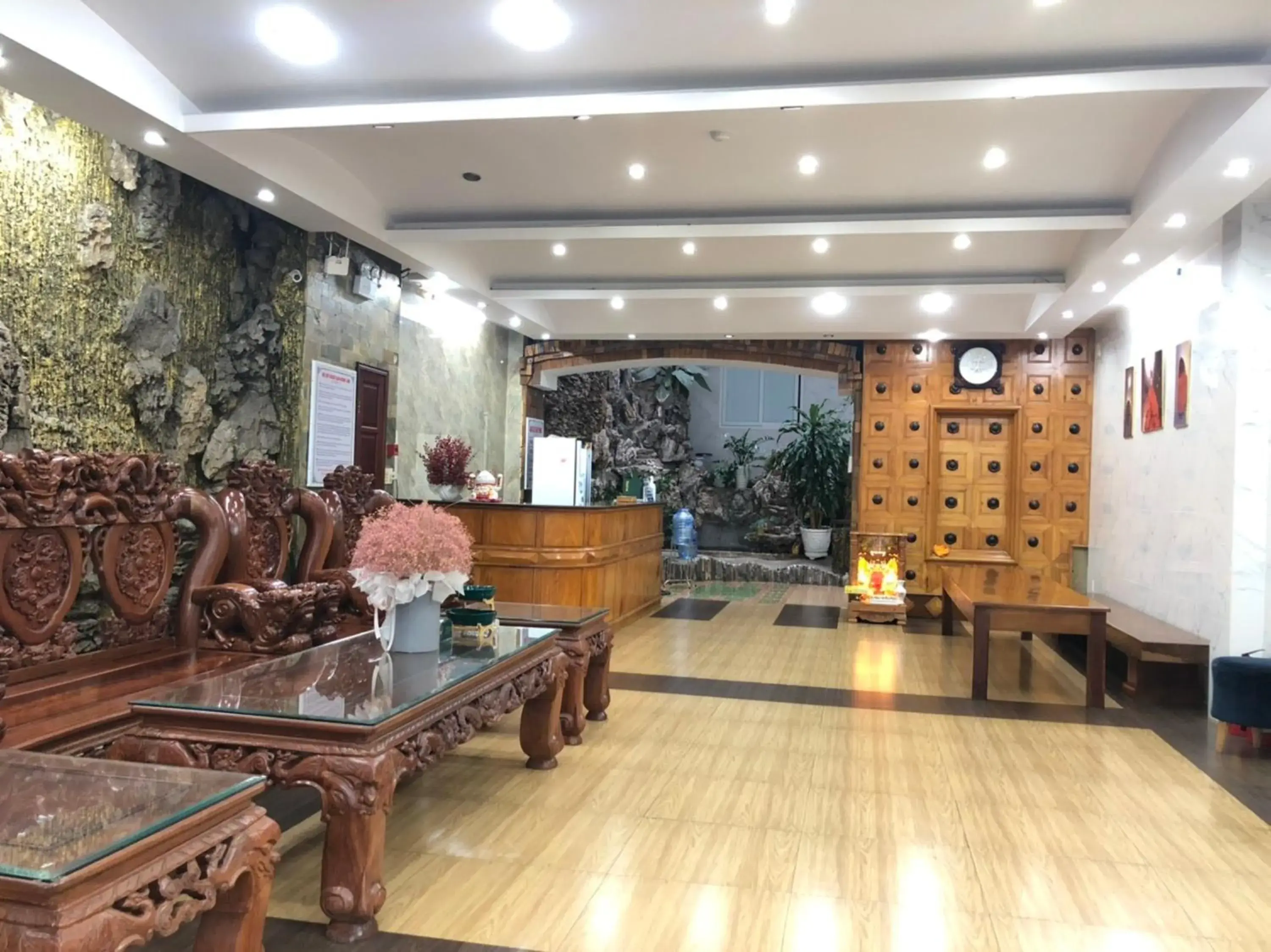 Lobby or reception in Hoàng Linh Hotel Lobby or reception in Hoàng Linh Hotel