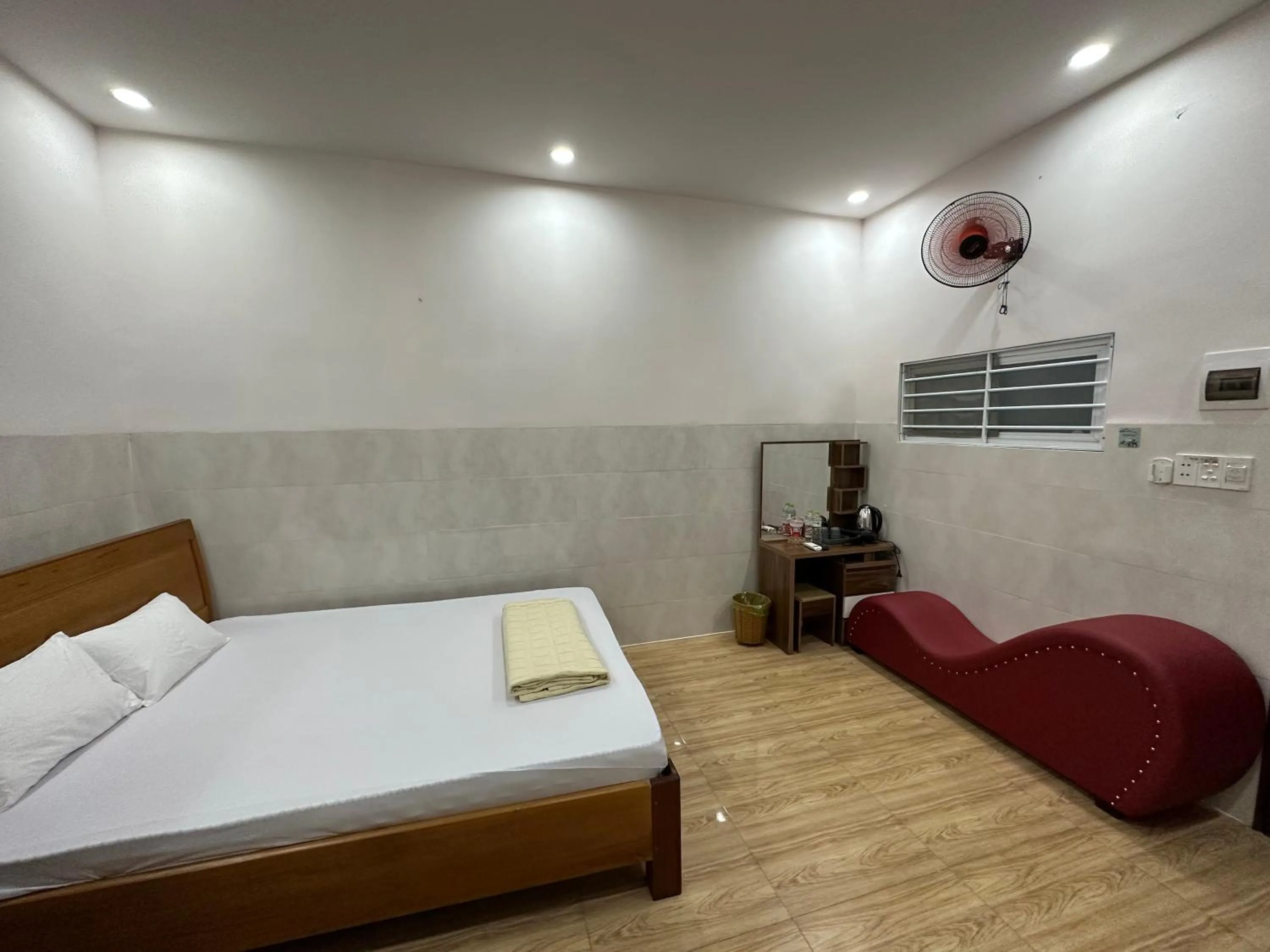 Bedroom, Bed in Hoàng Linh Hotel