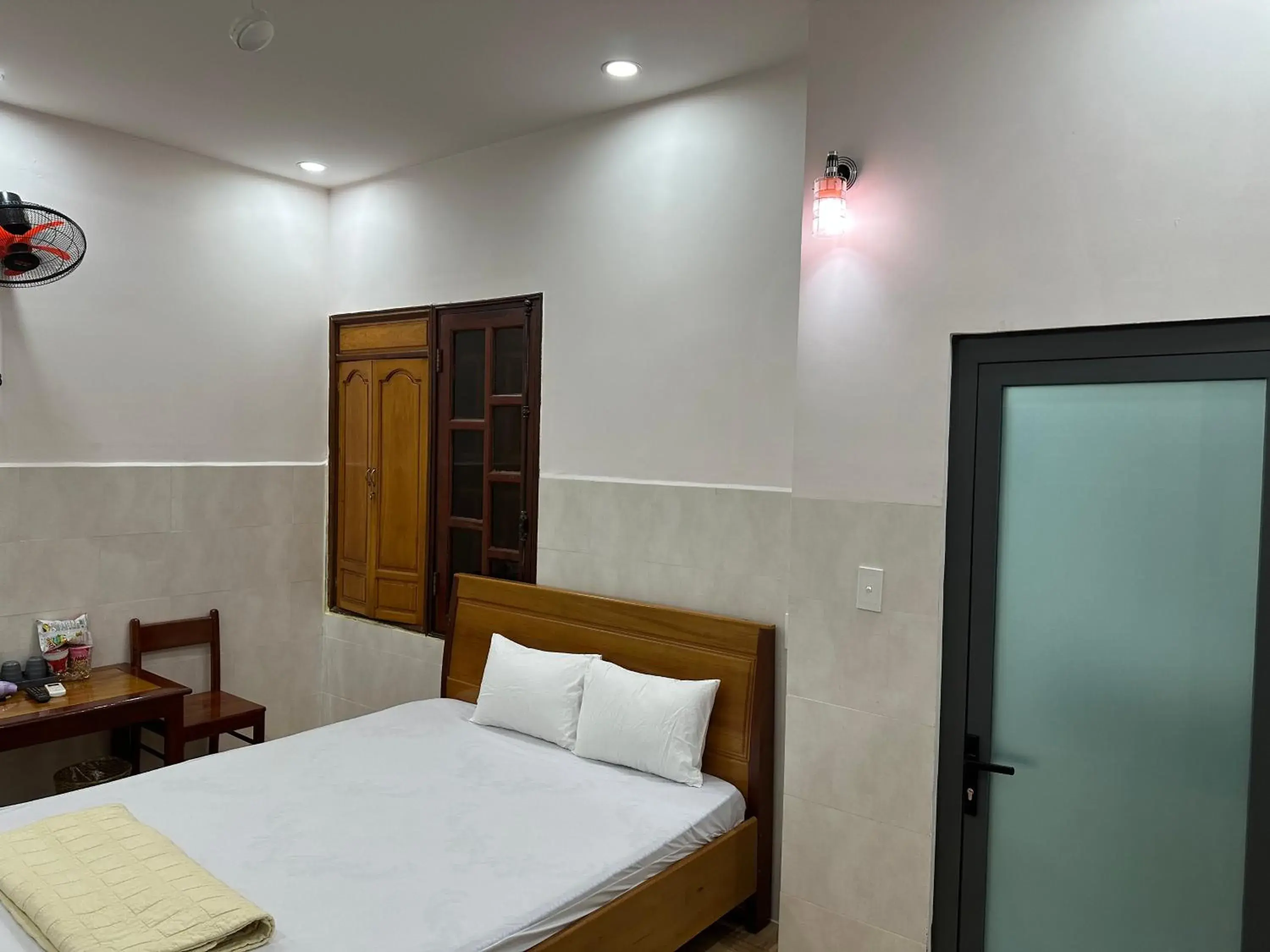 Bedroom, Bed in Hoàng Linh Hotel Bedroom, Bed in Hoàng Linh Hotel