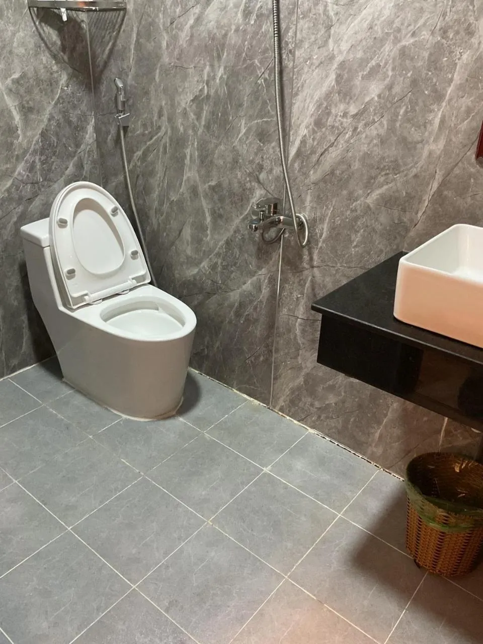 Bathroom in Hoàng Linh Hotel