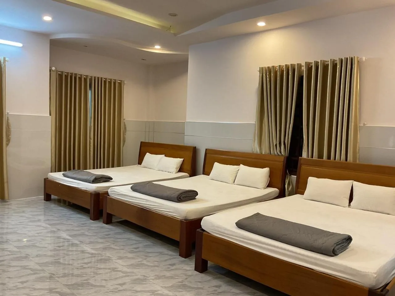 Bed in Hoàng Linh Hotel
