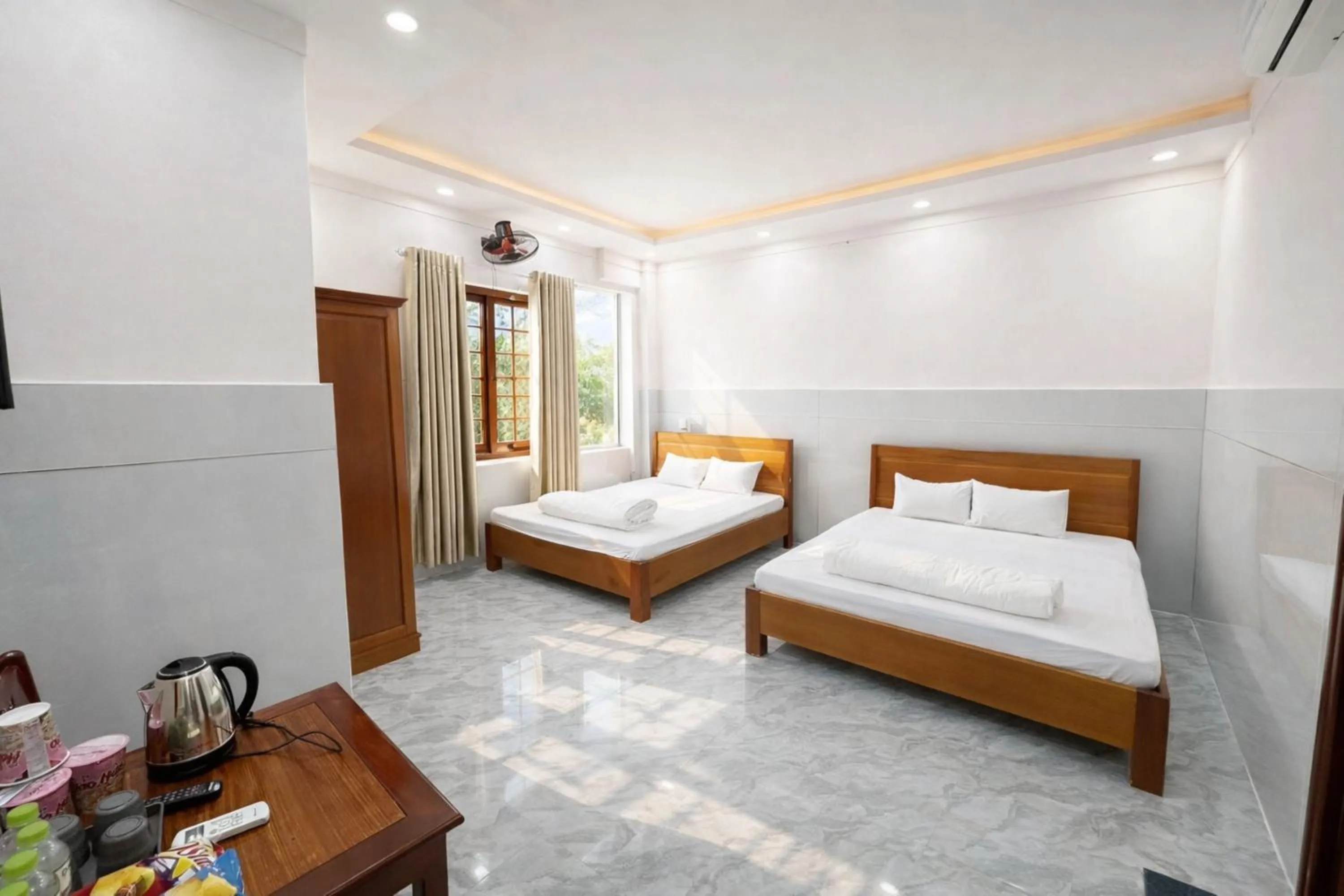Photo of the whole room, Bed in Hoàng Linh Hotel