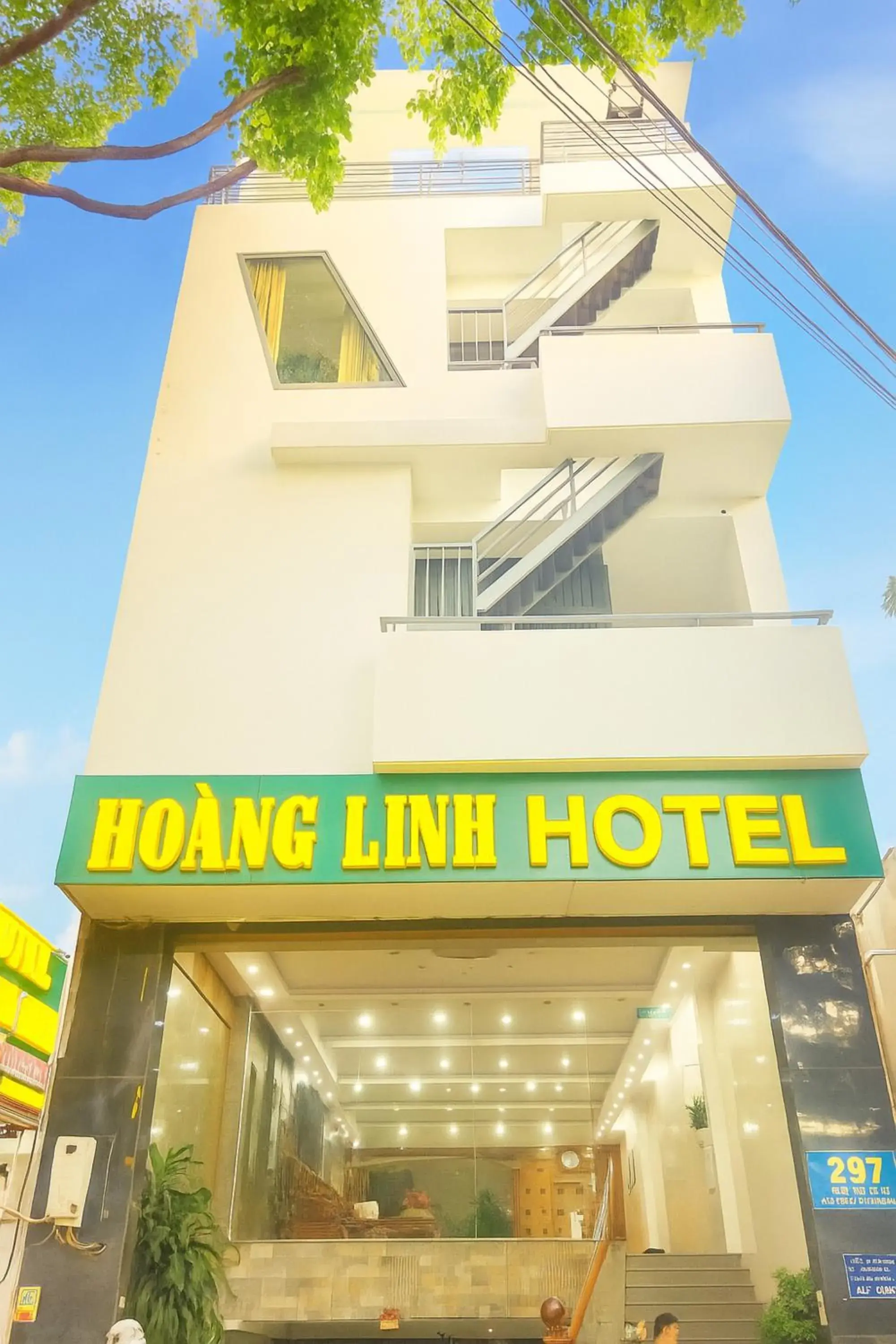 Property building in Hoàng Linh Hotel Property building in Hoàng Linh Hotel