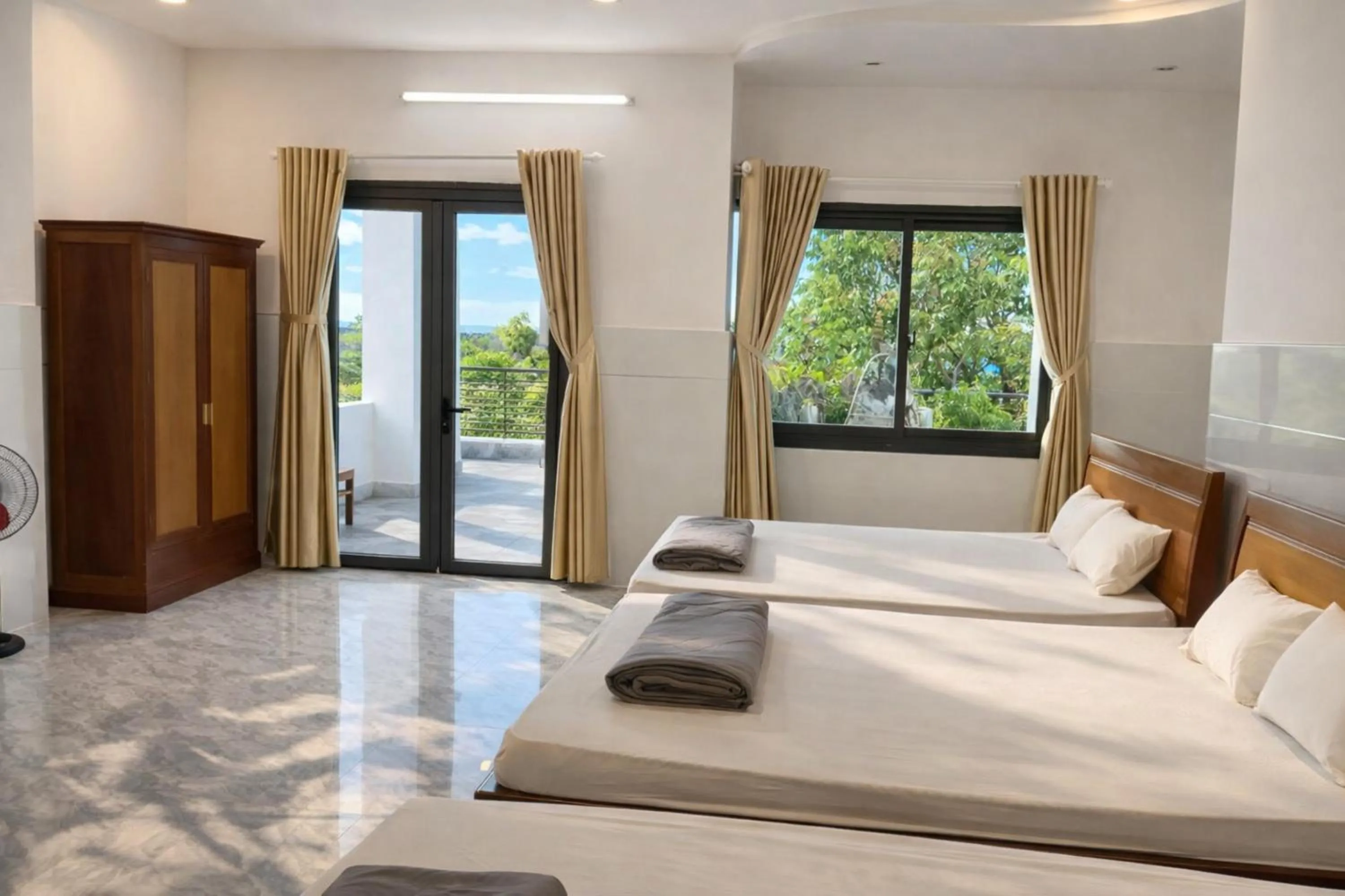 Bed in Hoàng Linh Hotel