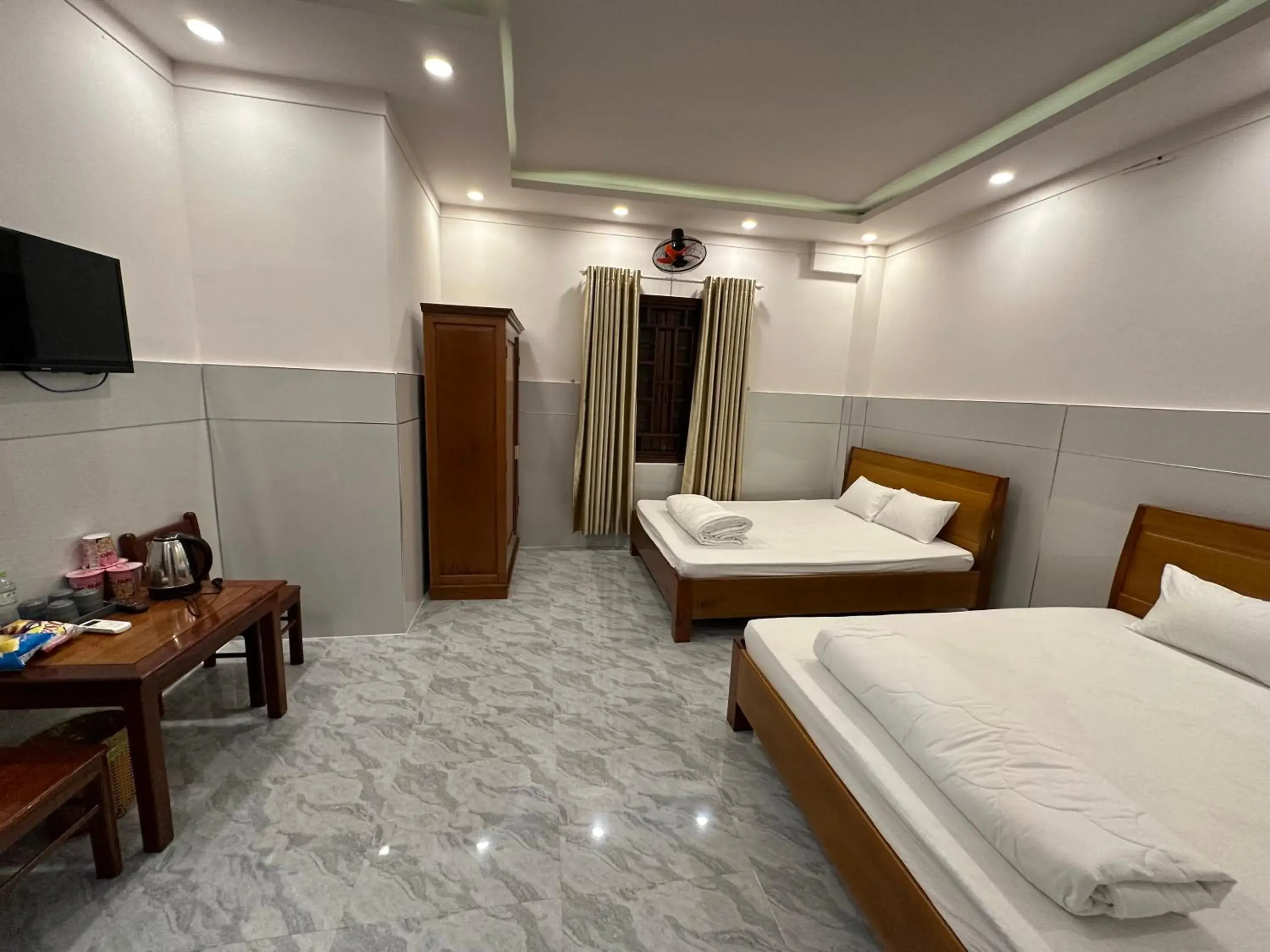 Bedroom, Bed in Hoàng Linh Hotel Bedroom, Bed in Hoàng Linh Hotel