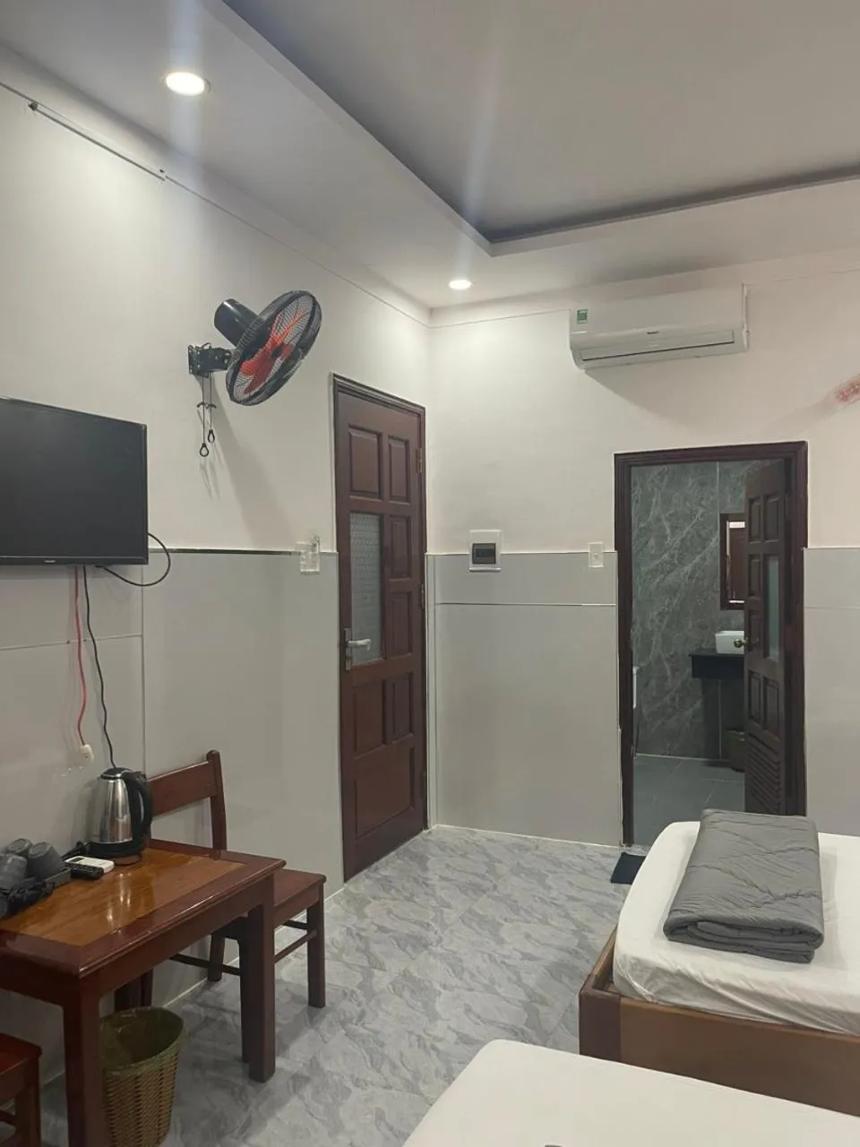 Bed in Hoàng Linh Hotel