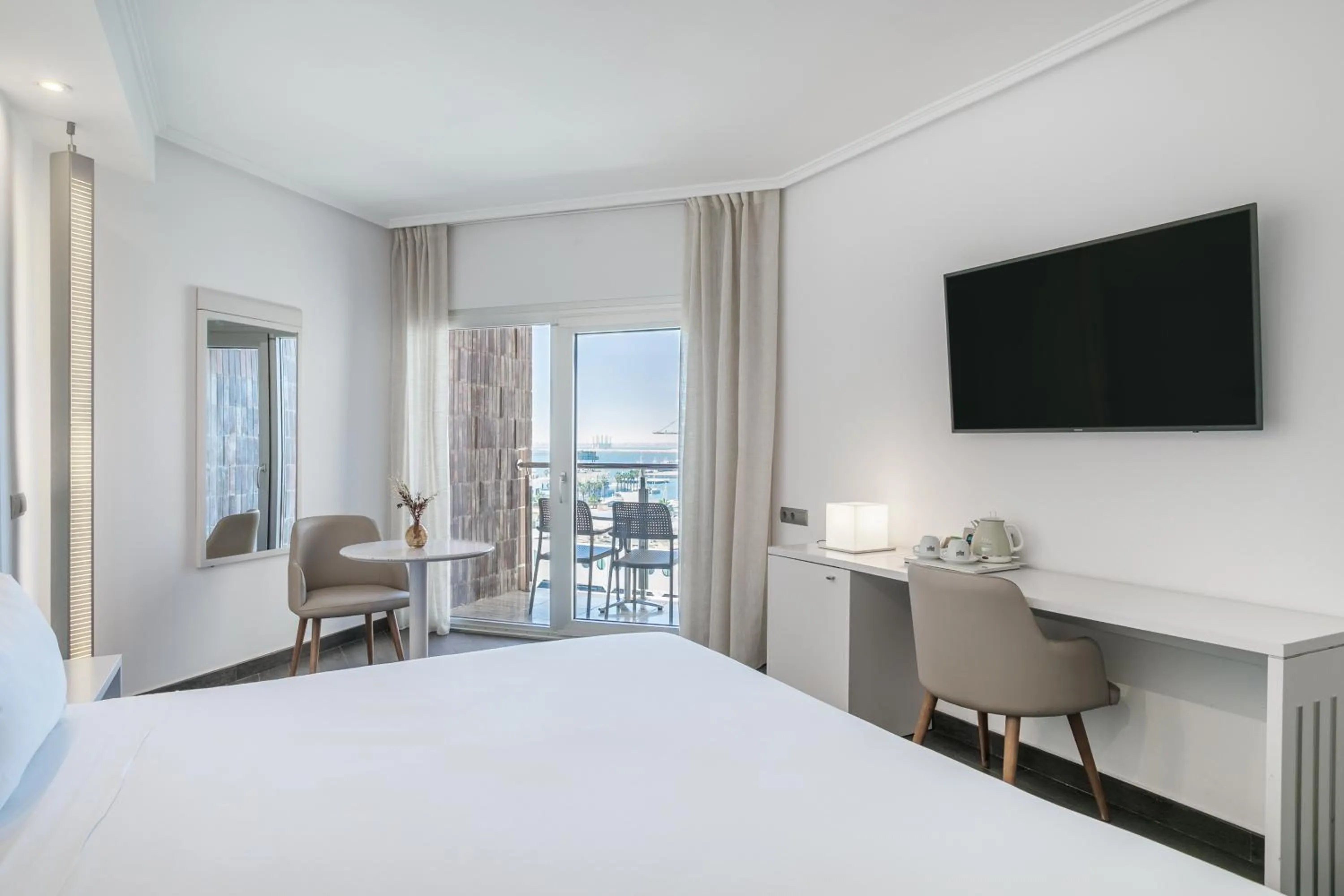 Bed in INNSiDE by Meliá Alicante Porta Maris