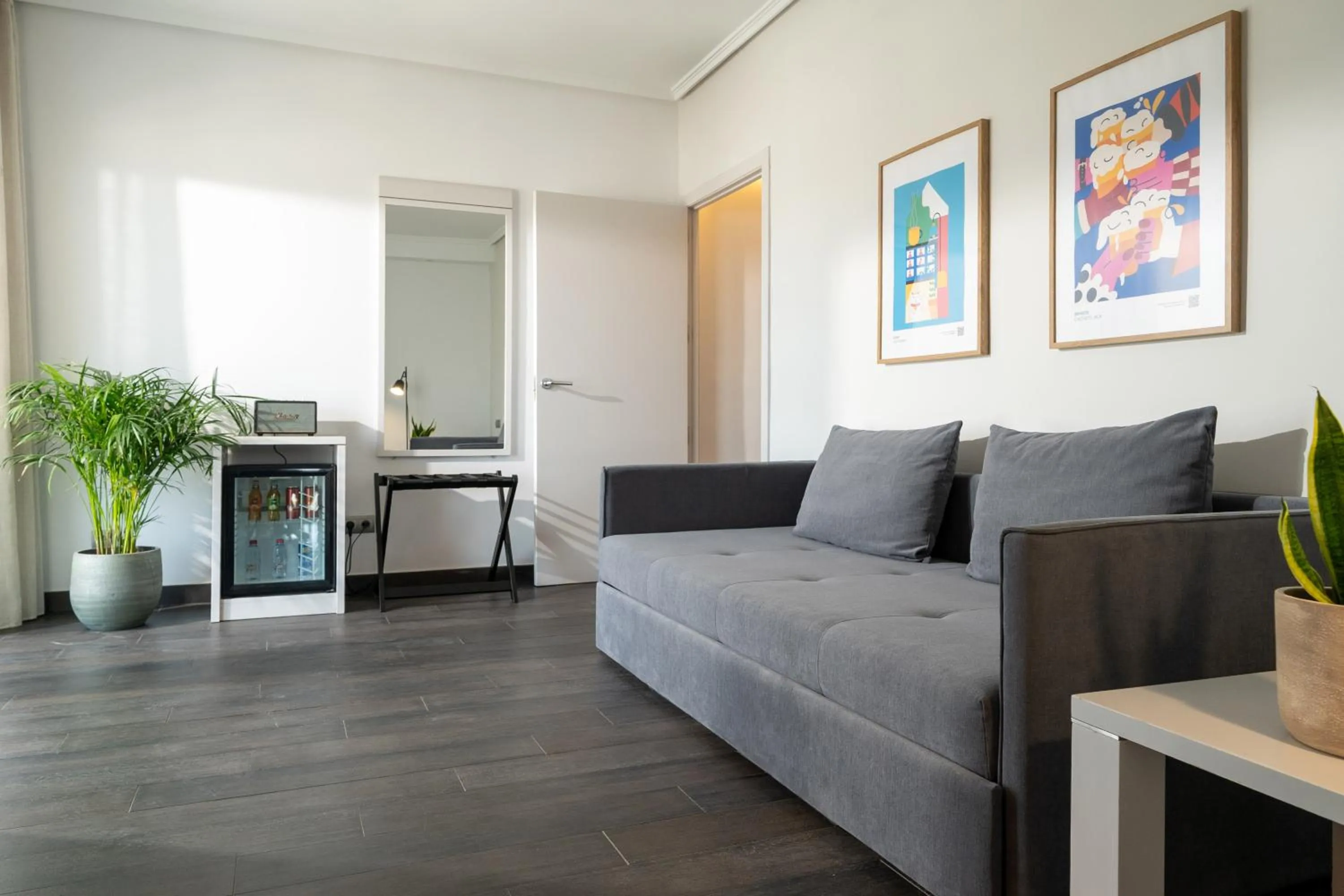 Living room in INNSiDE by Meliá Alicante Porta Maris