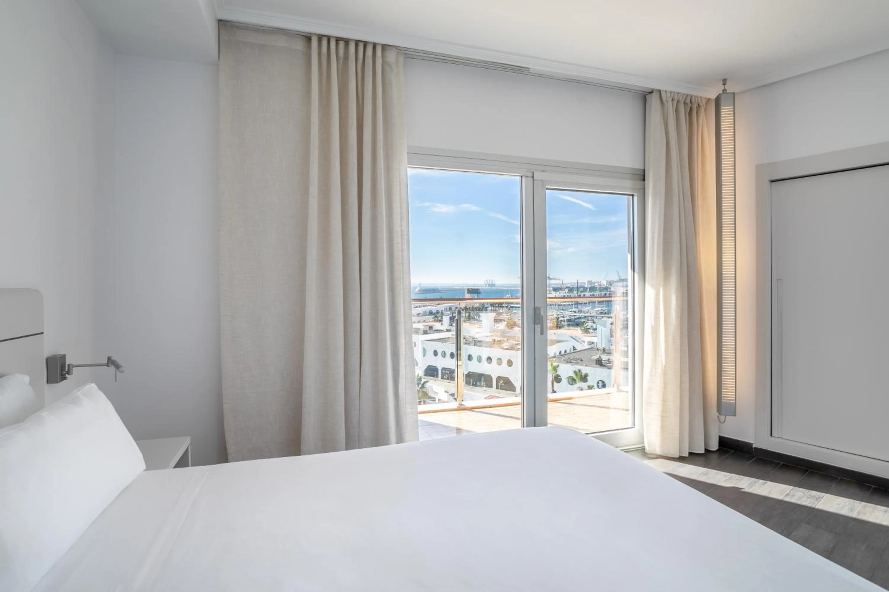 Bed in INNSiDE by Meliá Alicante Porta Maris