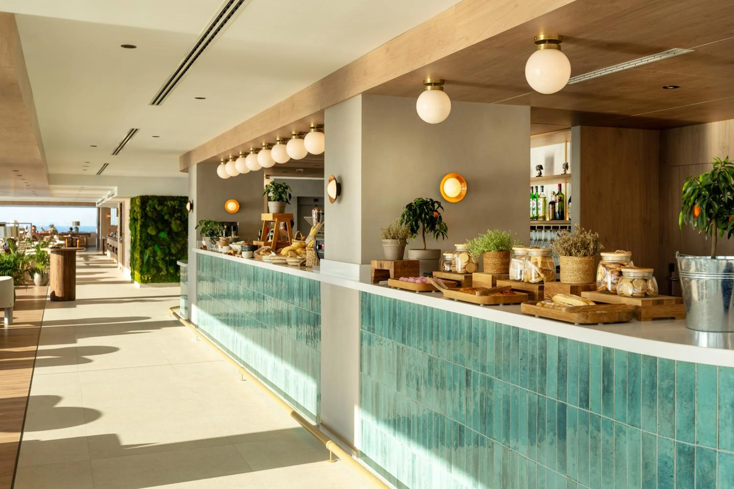 Pool view in INNSiDE by Meliá Alicante Porta Maris