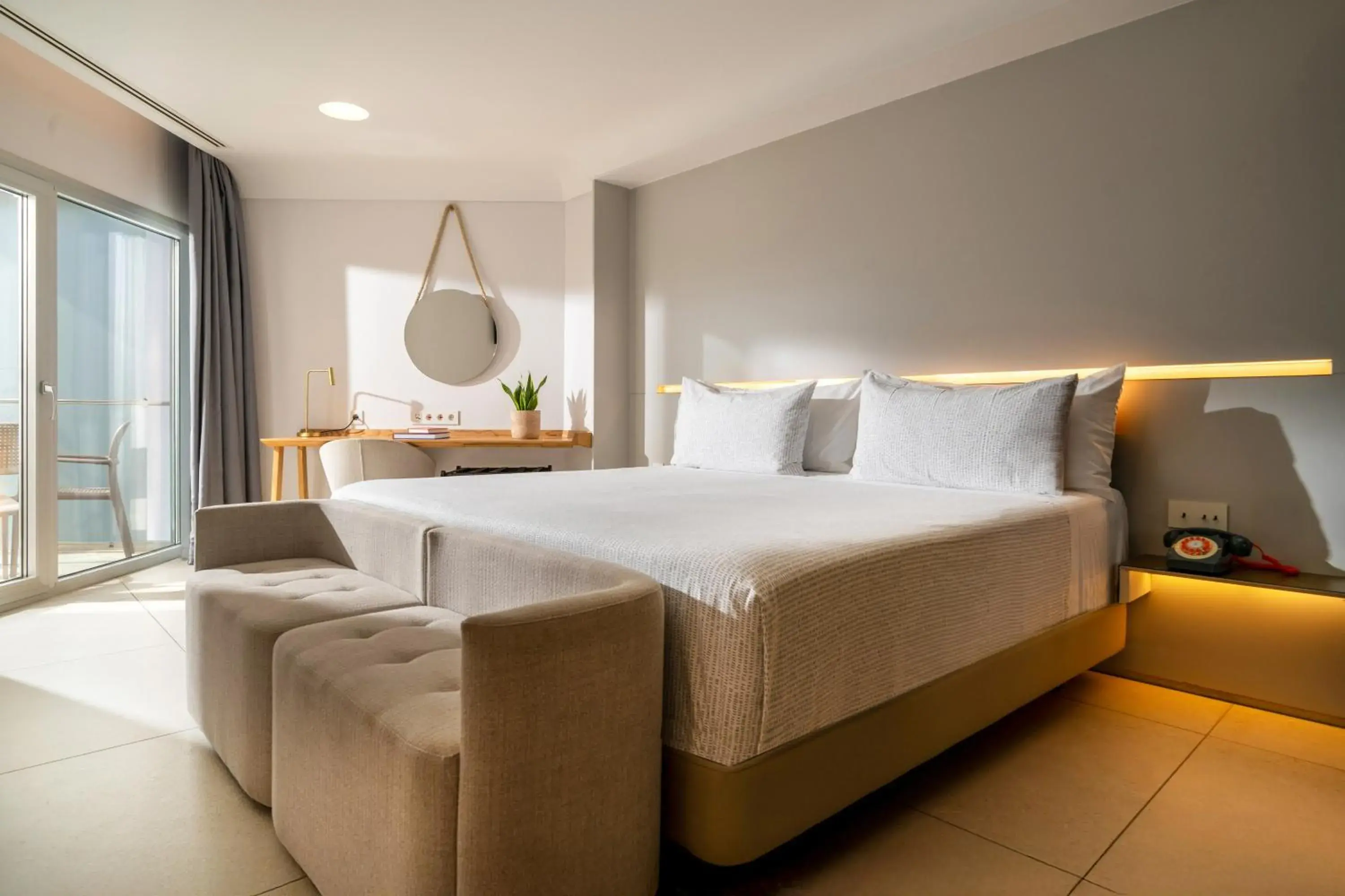 The Innside Premium Room Port View in INNSiDE by Meliá Alicante Porta Maris The Innside Premium Room Port View in INNSiDE by Meliá Alicante Porta Maris