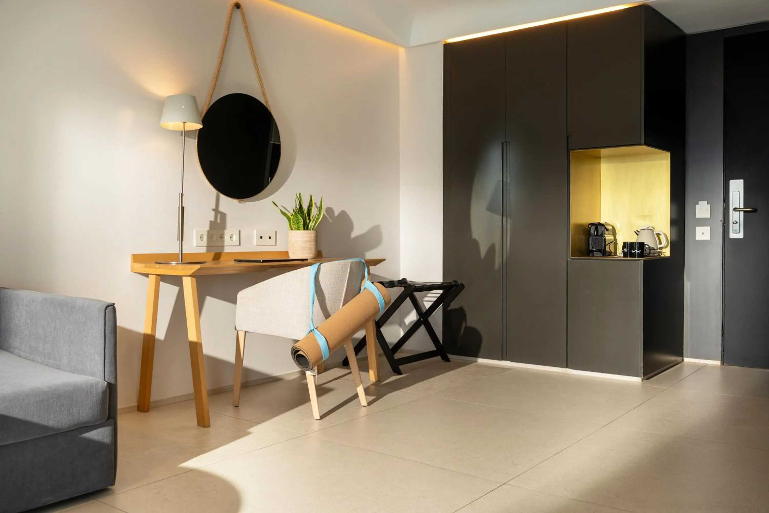 Living room in INNSiDE by Meliá Alicante Porta Maris