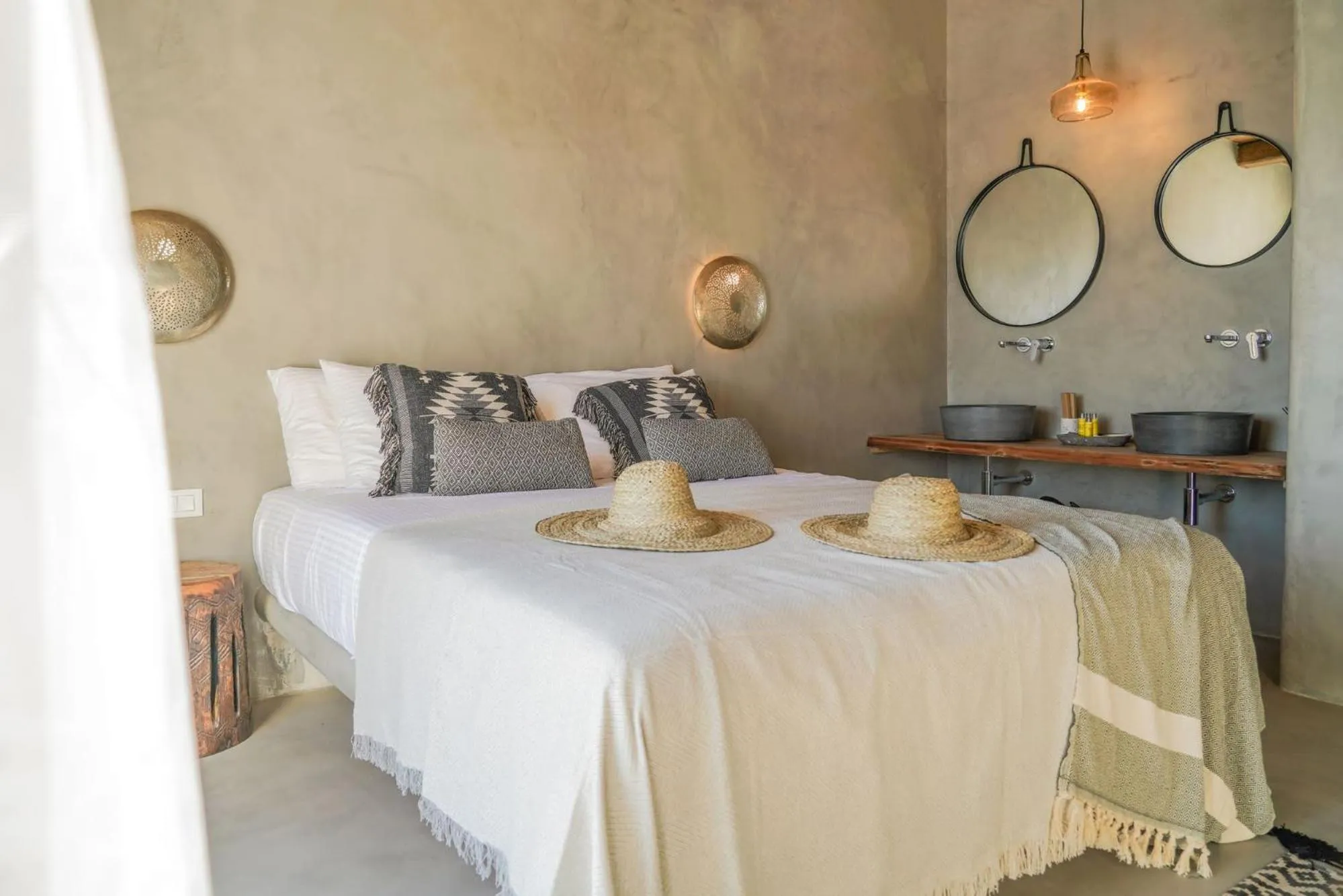 Bed in Mykonos High Villa