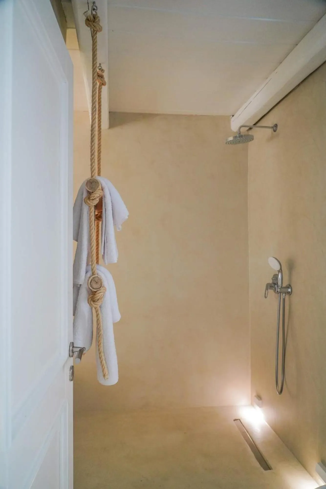 Bathroom in Mykonos High Villa