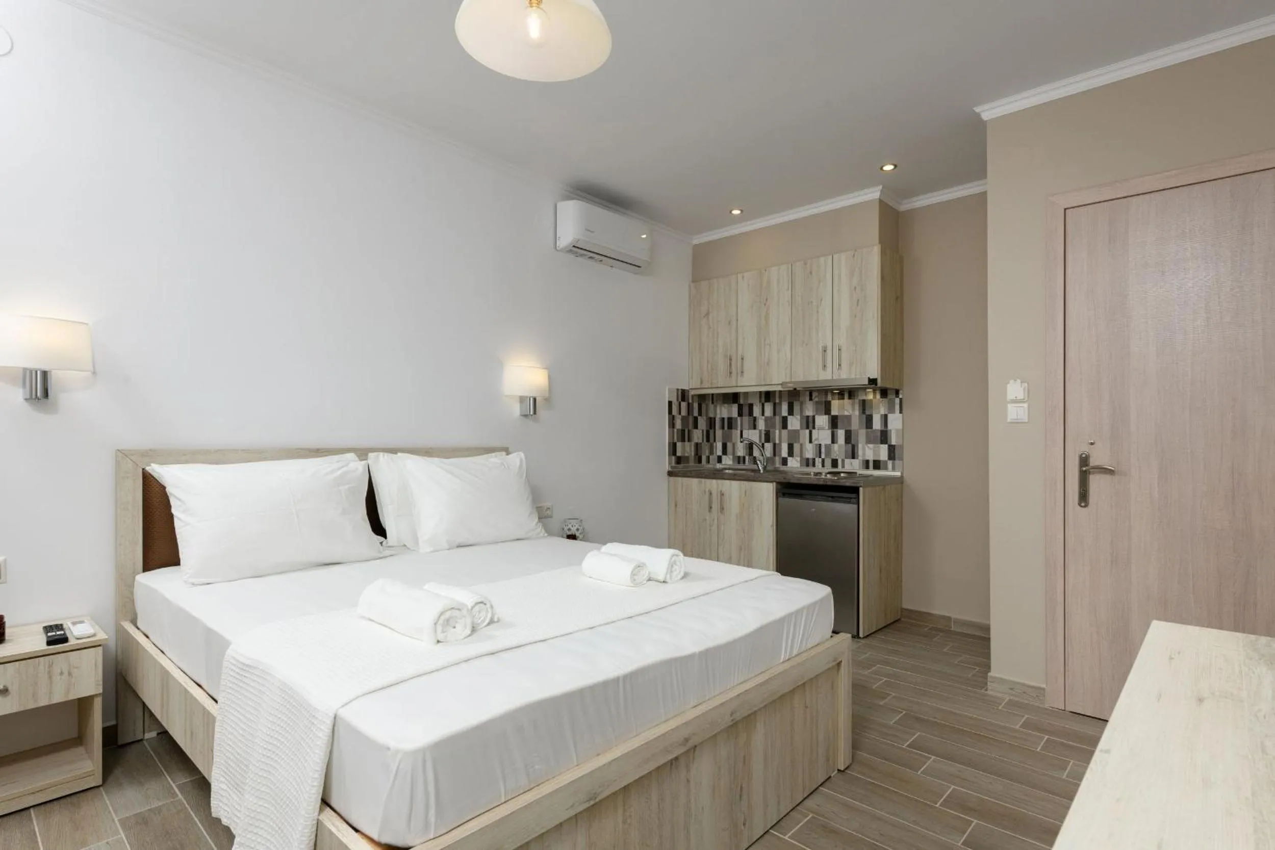 Bedroom, Bed in Aspa's House