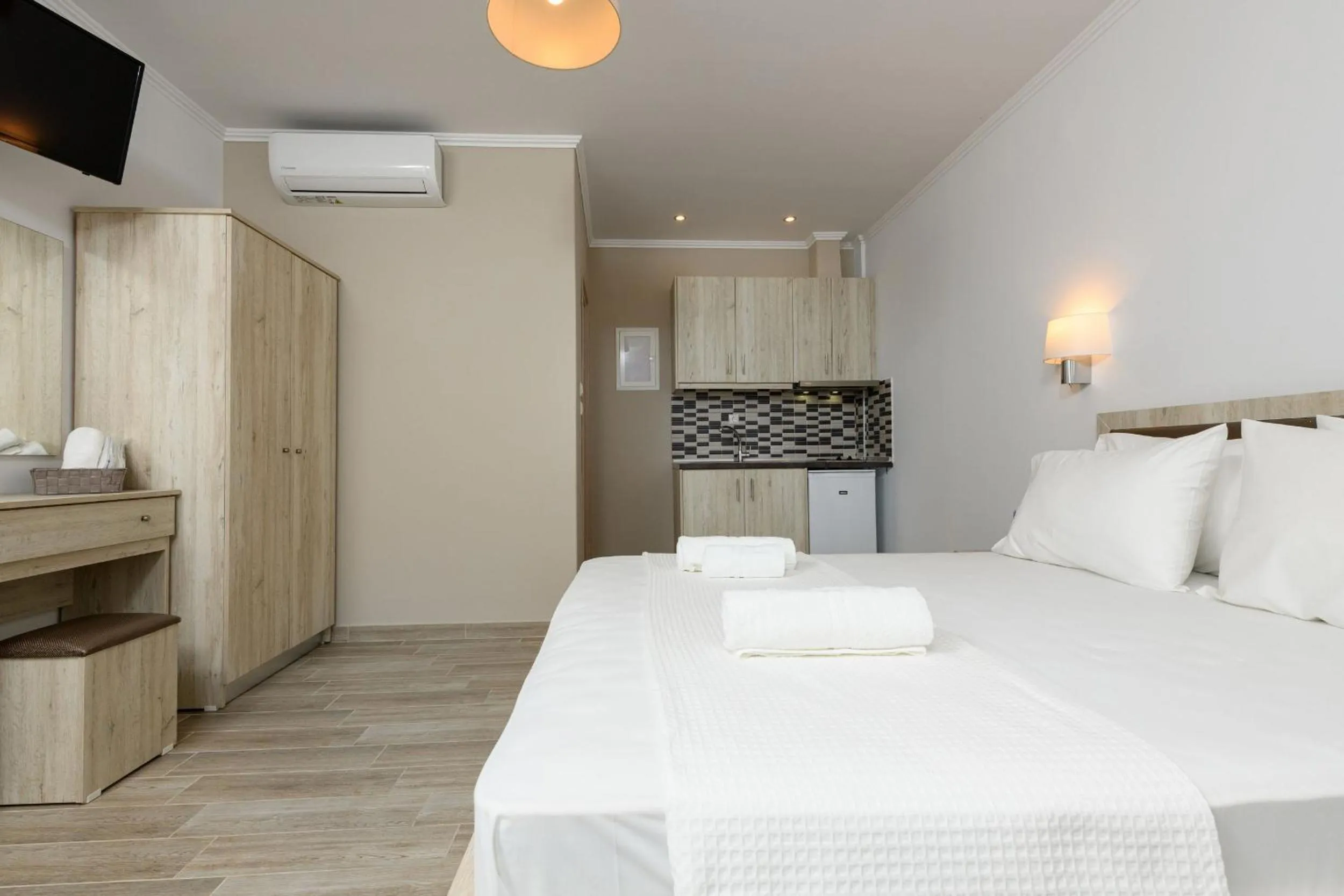 Kitchen or kitchenette, Bed in Aspa's House