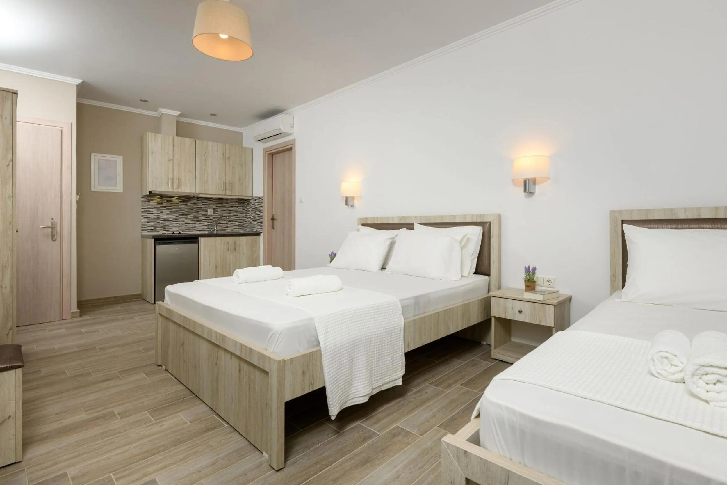 Photo of the whole room, Bed in Aspa's House