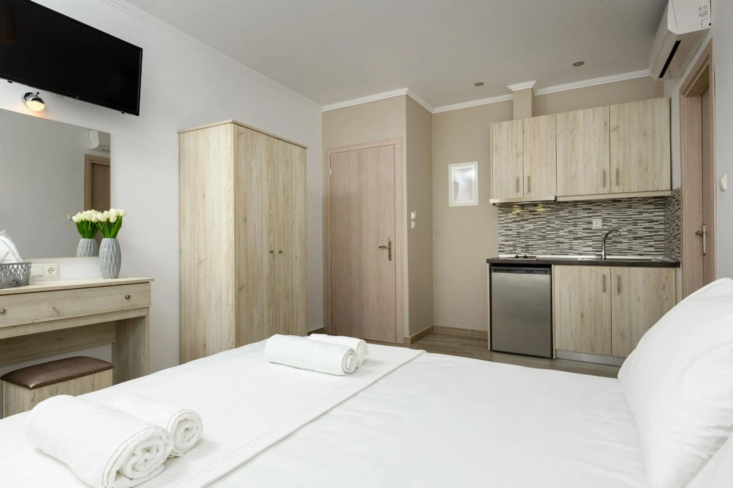 Kitchen or kitchenette, Bed in Aspa's House