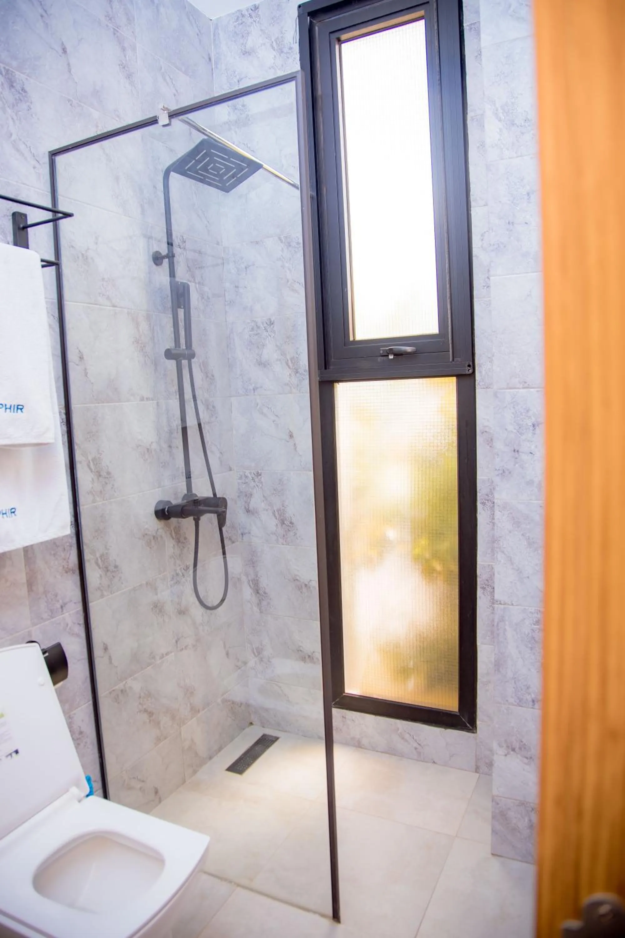 Shower in Saphir Boutique Hotel