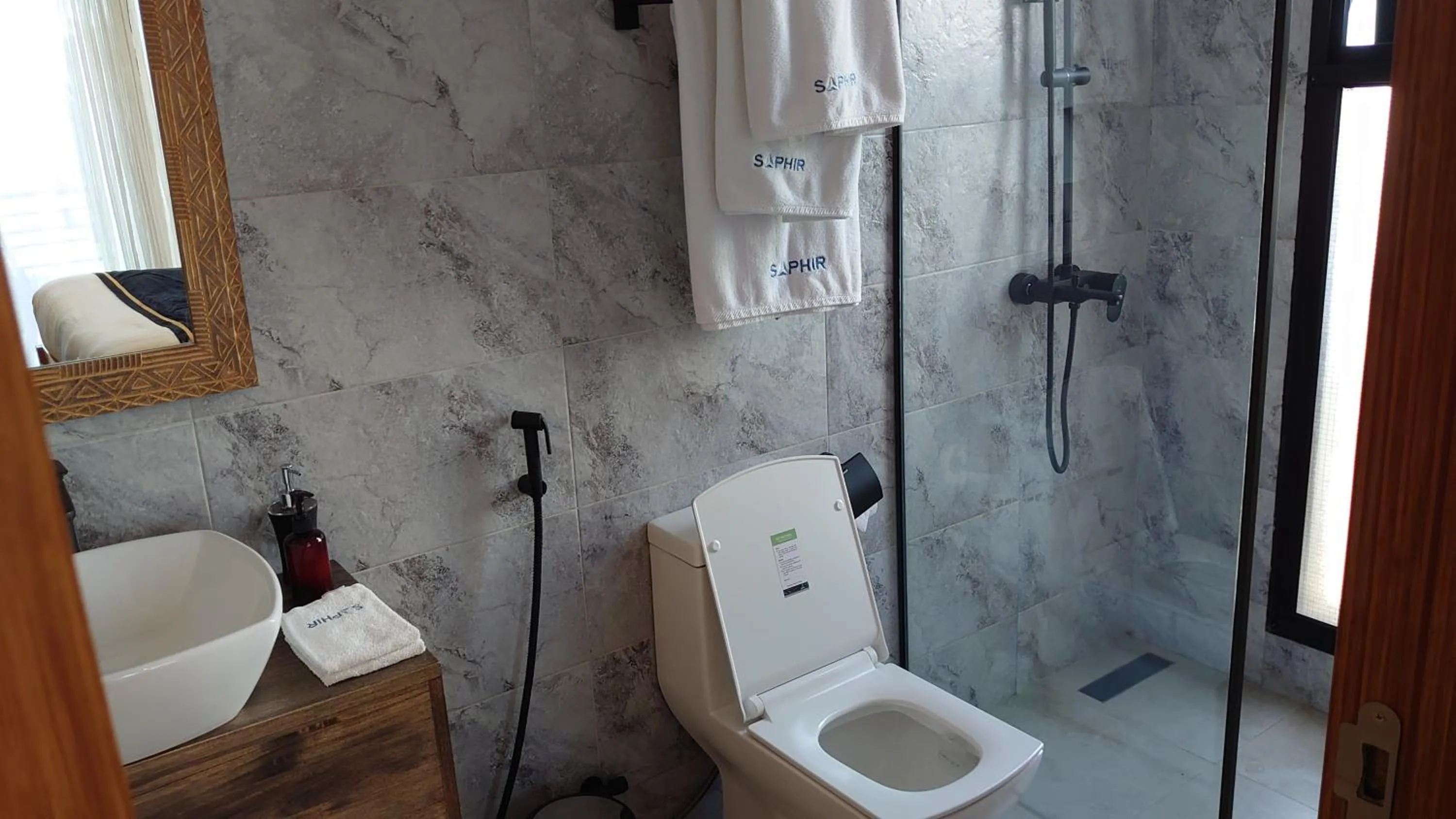 Bathroom in Saphir Boutique Hotel
