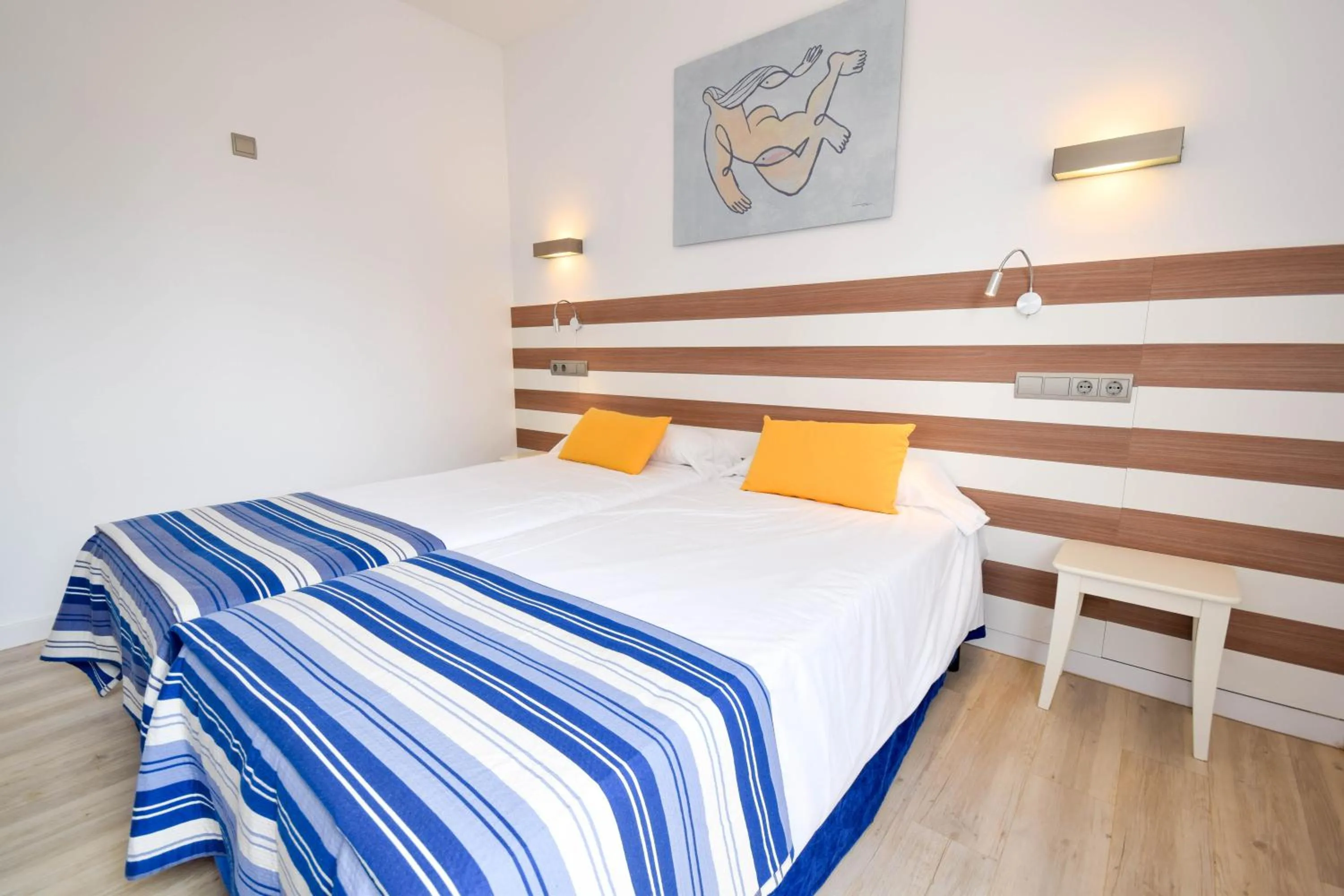 Photo of the whole room, Bed in Houm Plaza Son Rigo