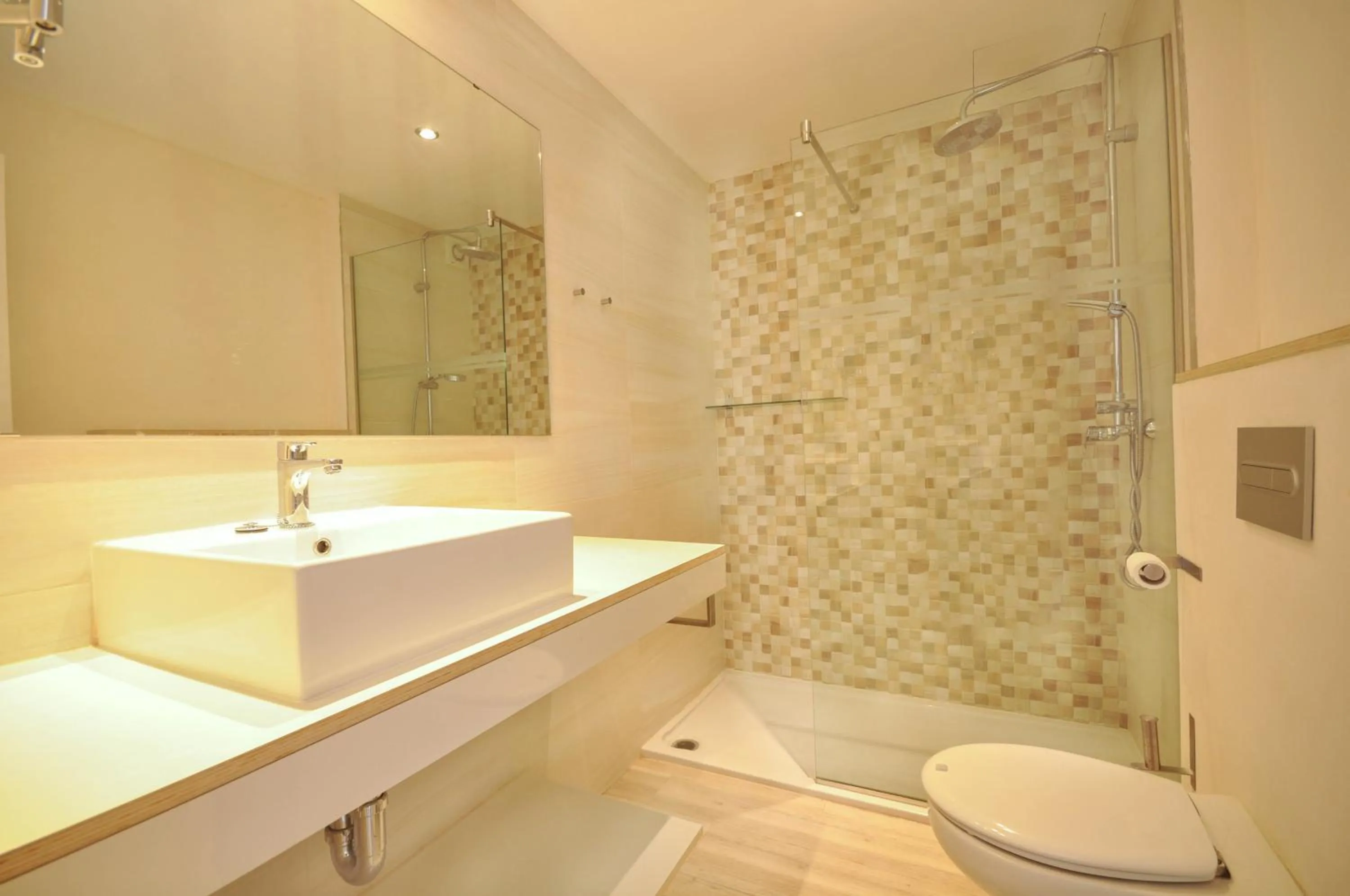 Shower in Houm Plaza Son Rigo