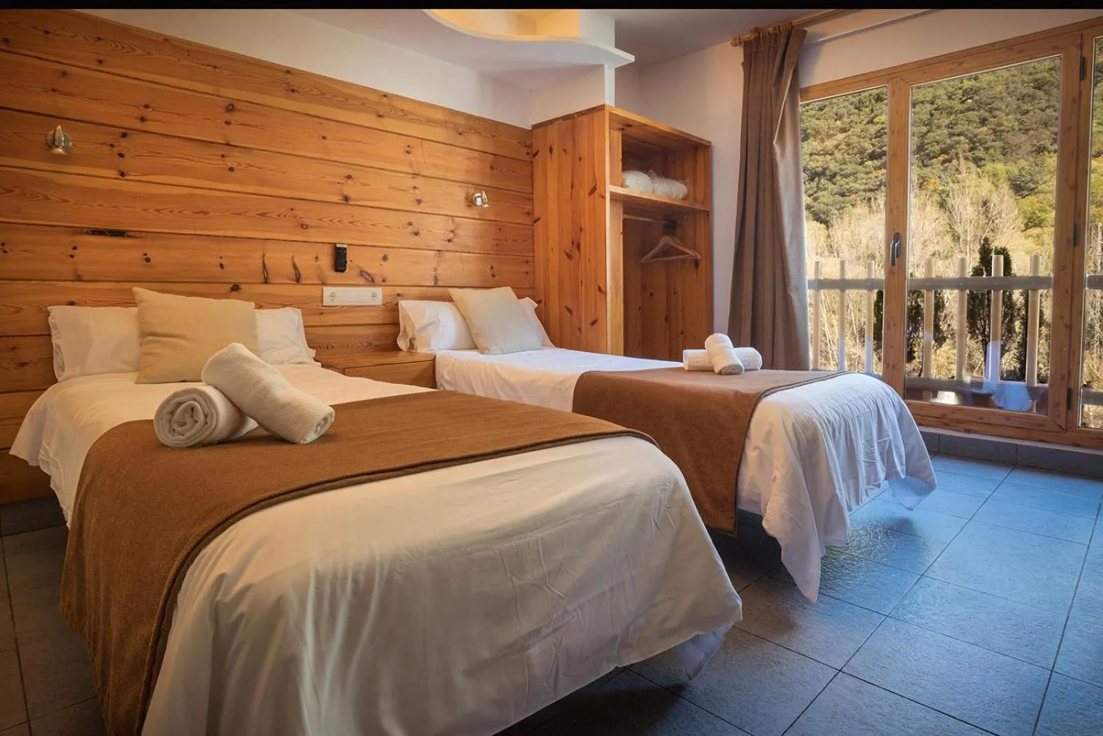 Photo of the whole room, Bed in Hotel Restaurant Les Brases