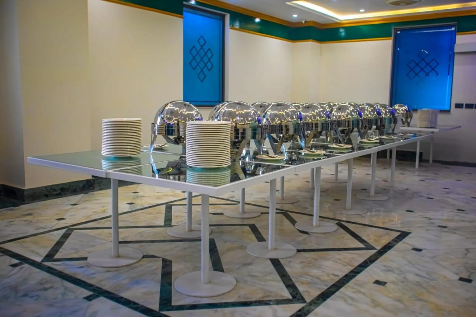 The Rich Hotel & Apartments