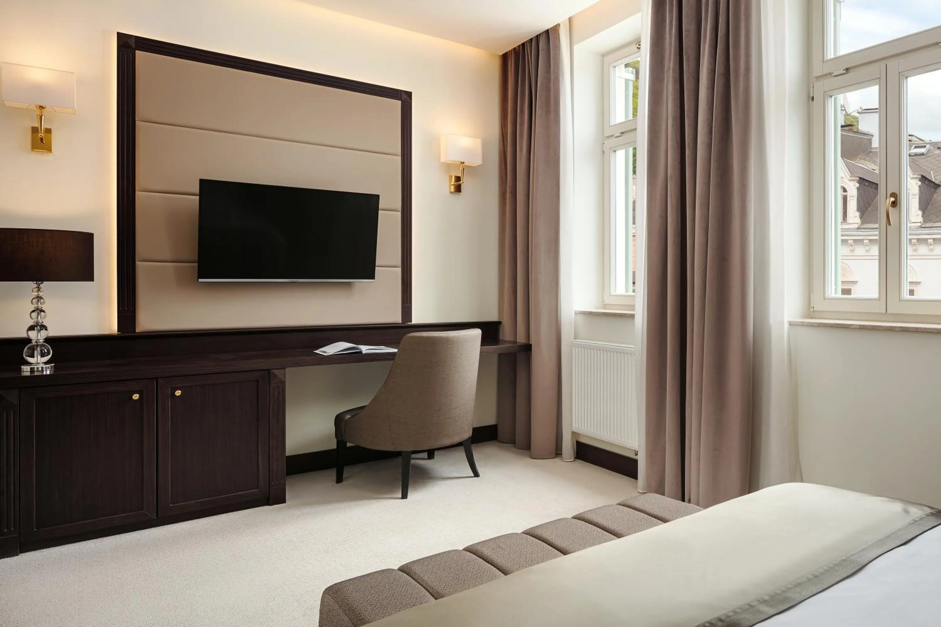TV and multimedia, Bed in Boutique Hotel Saxonia
