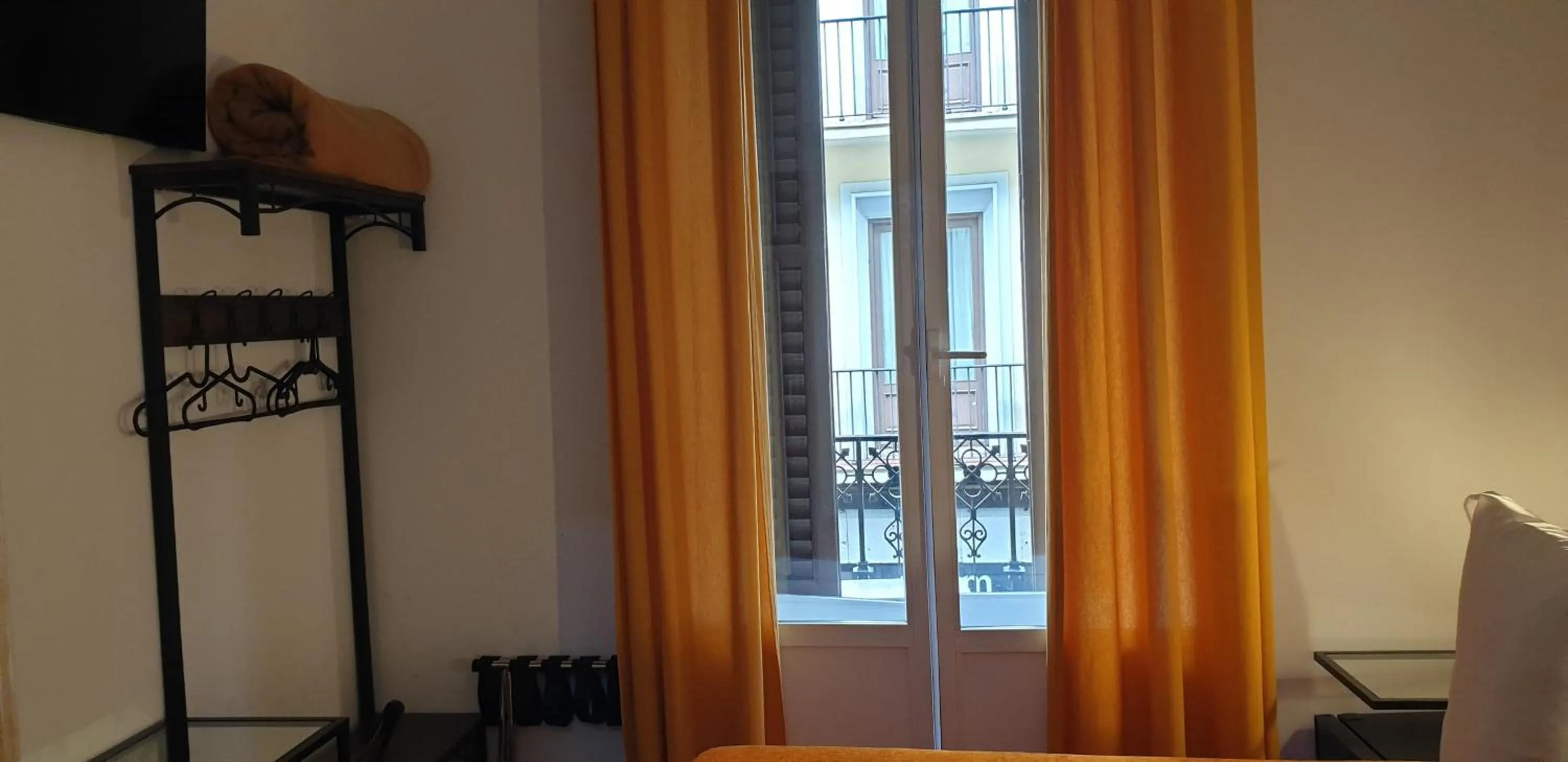 Photo of the whole room in Hostal Las Fuentes