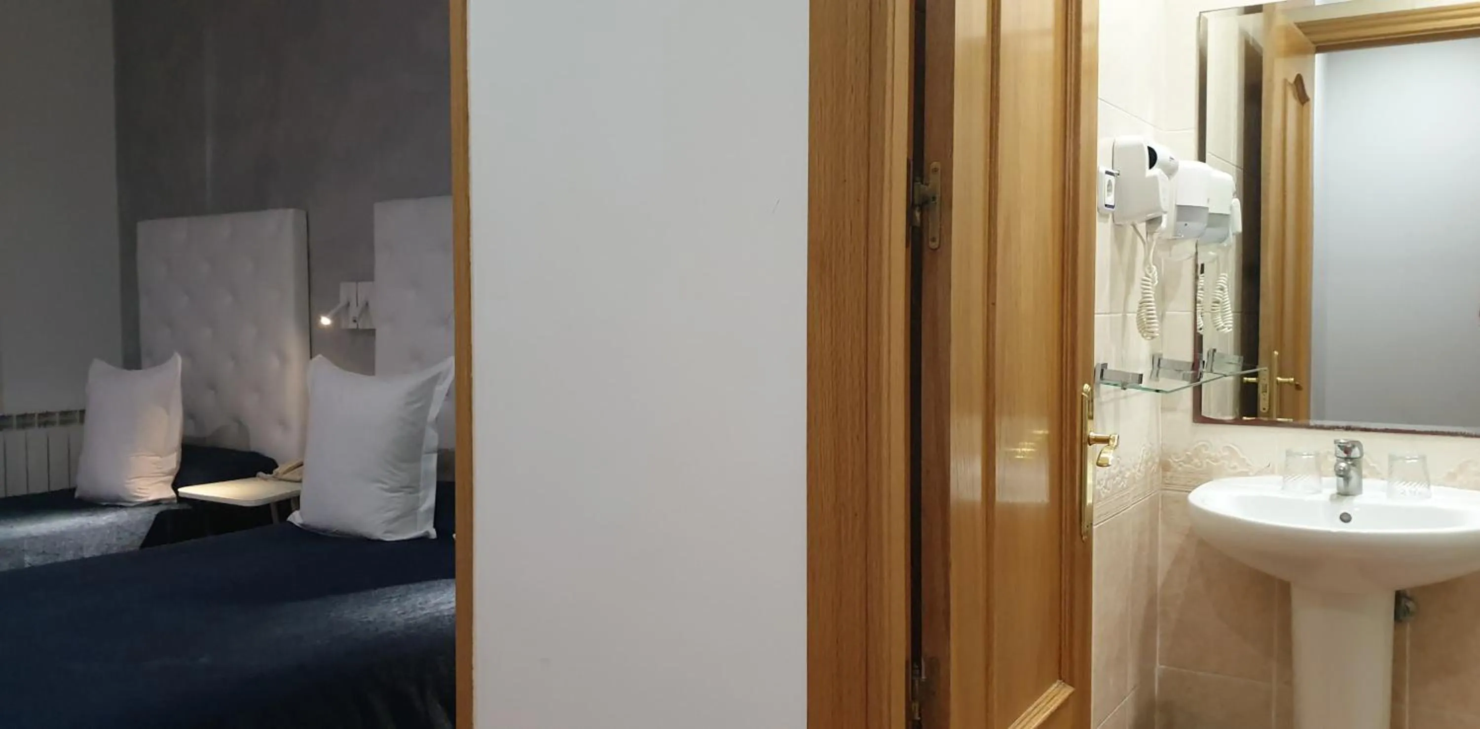 Photo of the whole room in Hostal Las Fuentes