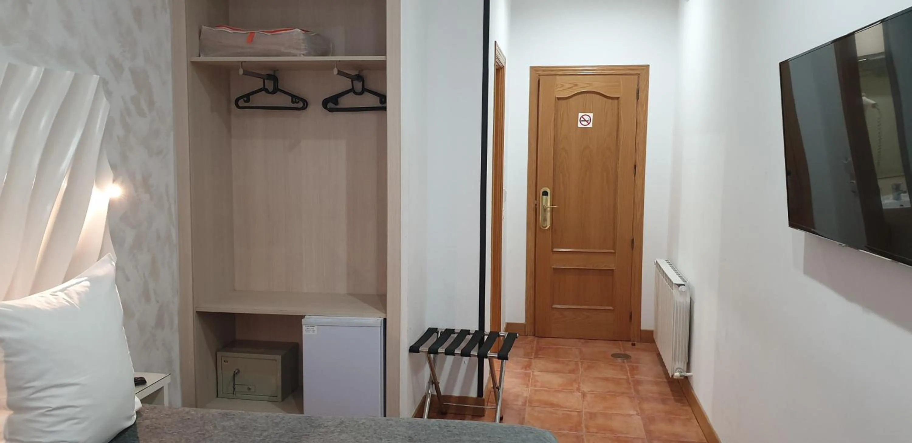 Photo of the whole room in Hostal Las Fuentes