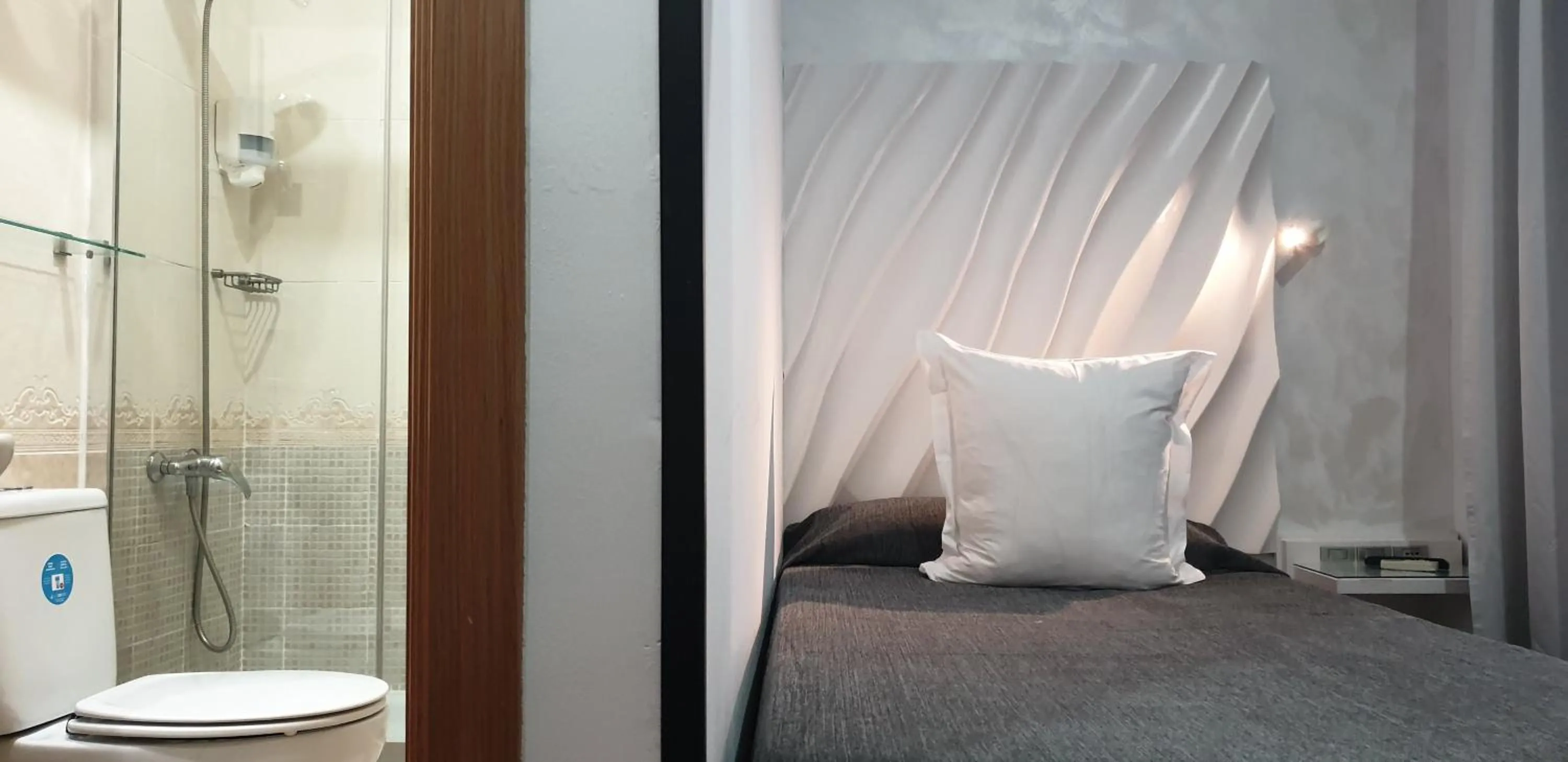 Photo of the whole room in Hostal Las Fuentes