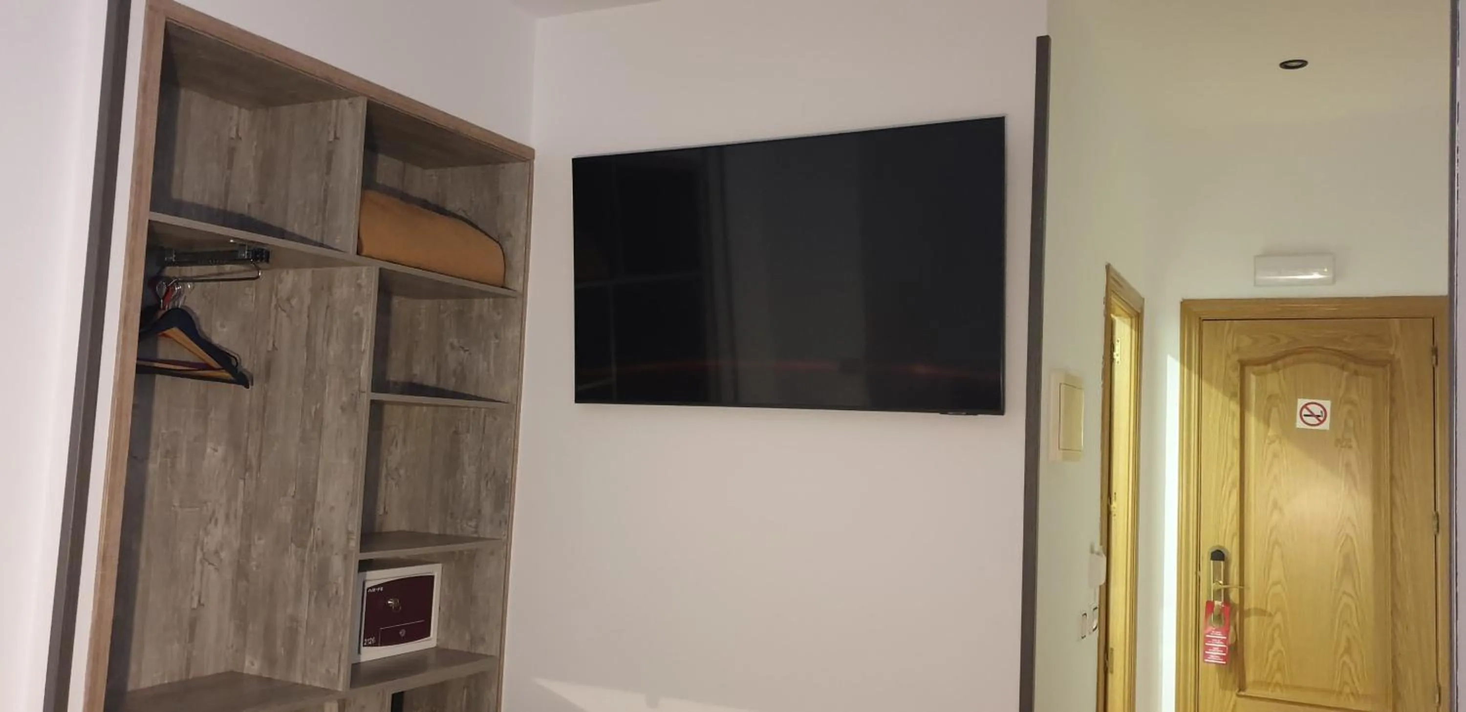 TV and multimedia in Hostal Las Fuentes