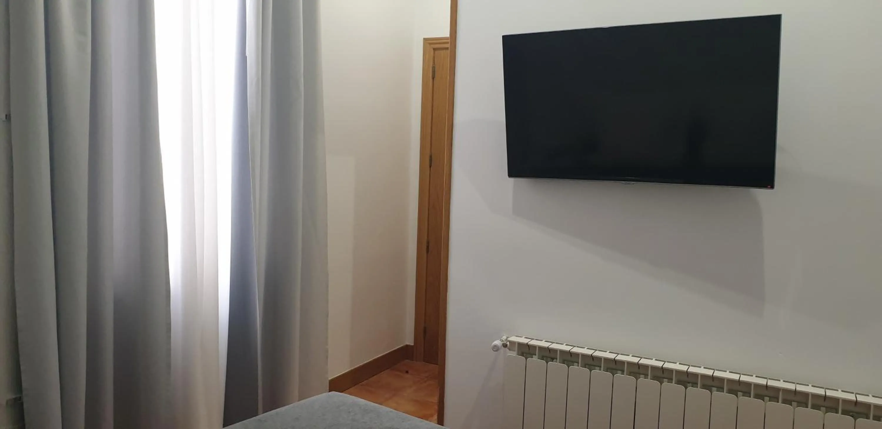 Bed in Hostal Las Fuentes